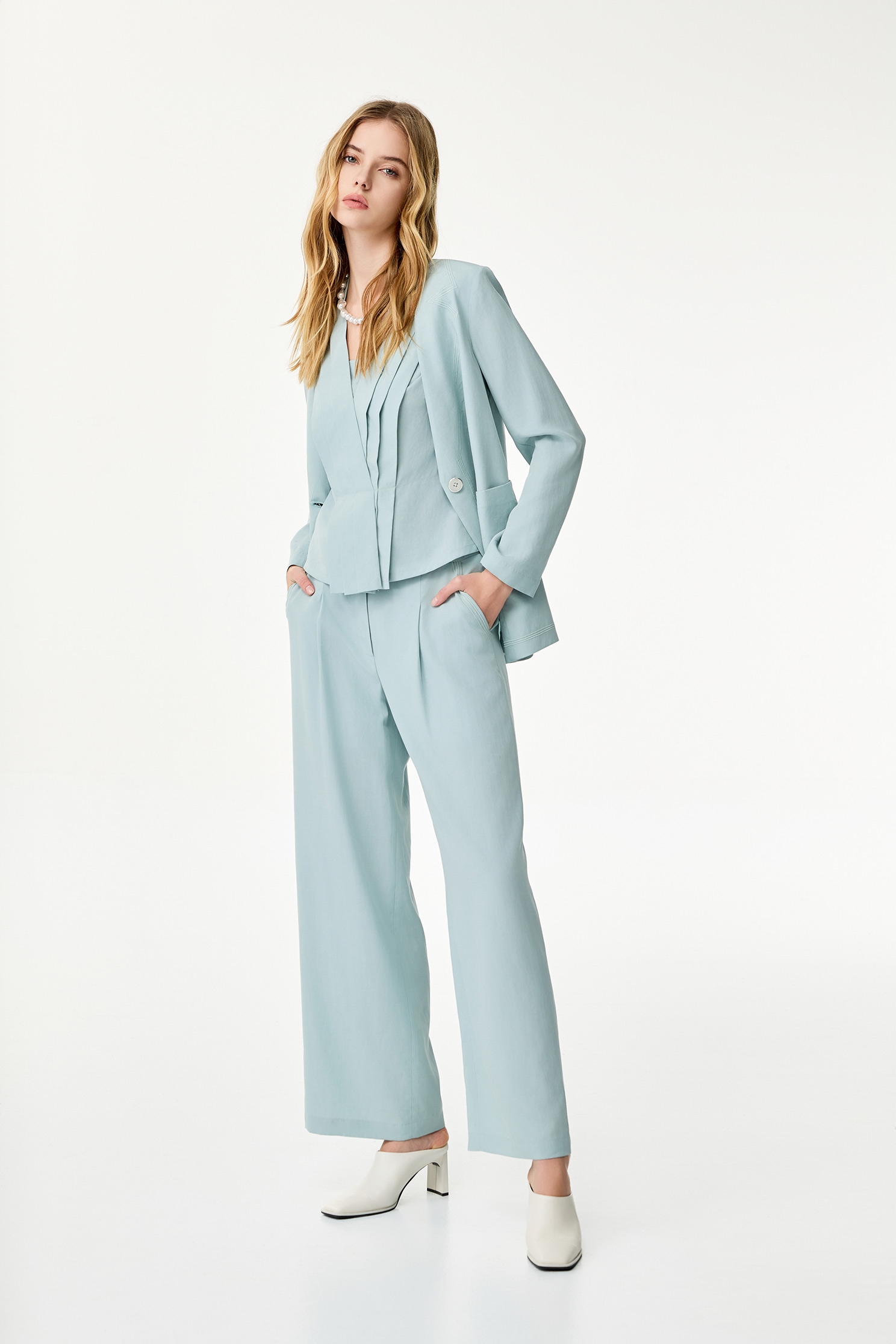 V-neck Mid Length Linen BlazerV-neck Mid Length Linen Blazer,Office Looks,Outerwear,Season (SS) Look,co-ord sets,Embroidered,Blazers,Urban Fashion