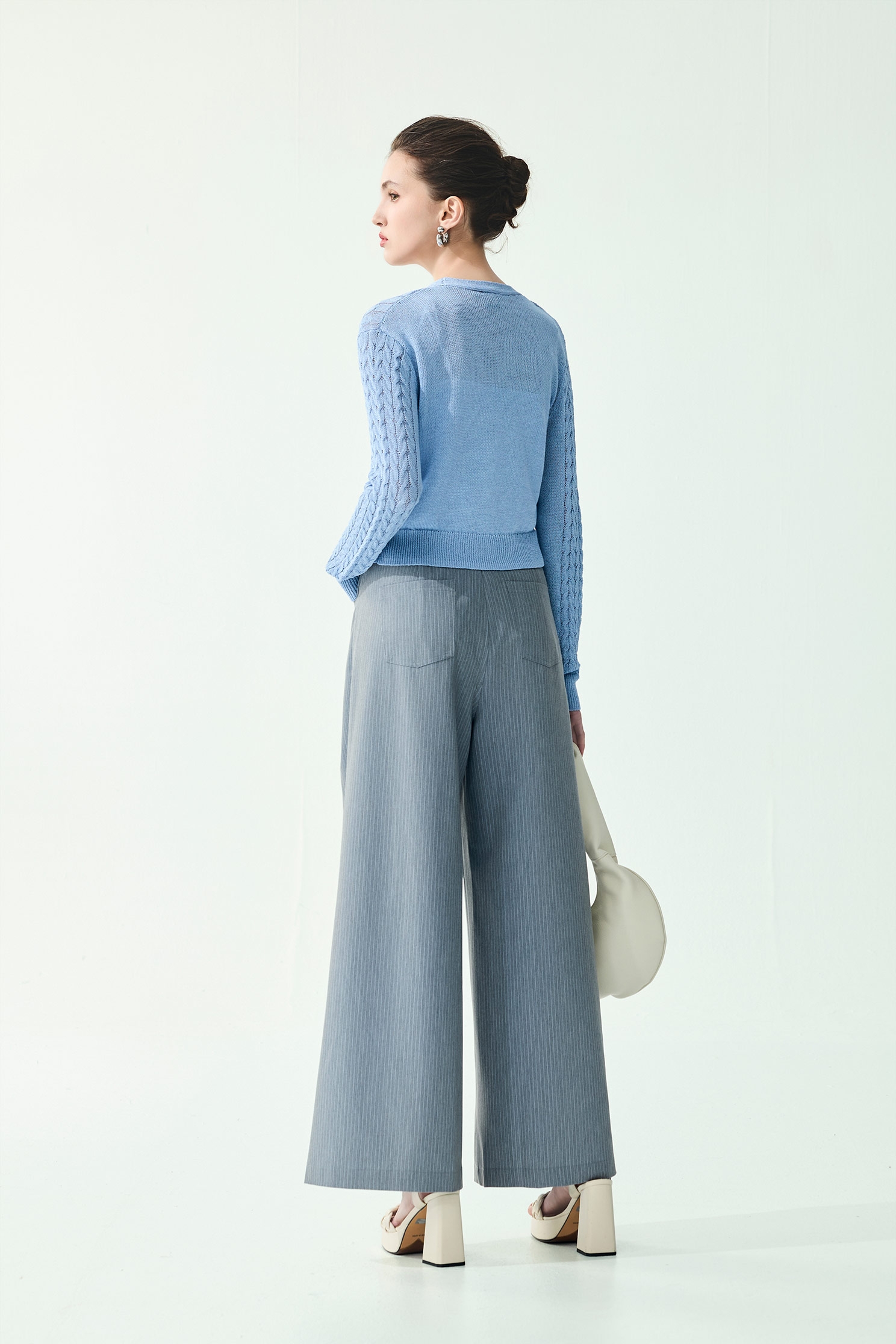 V-neck Texture Knit CardiganV-neck Texture Knit Cardigan,Jackets,Outerwear,Season (SS) Look,Knitted,Knitted coats