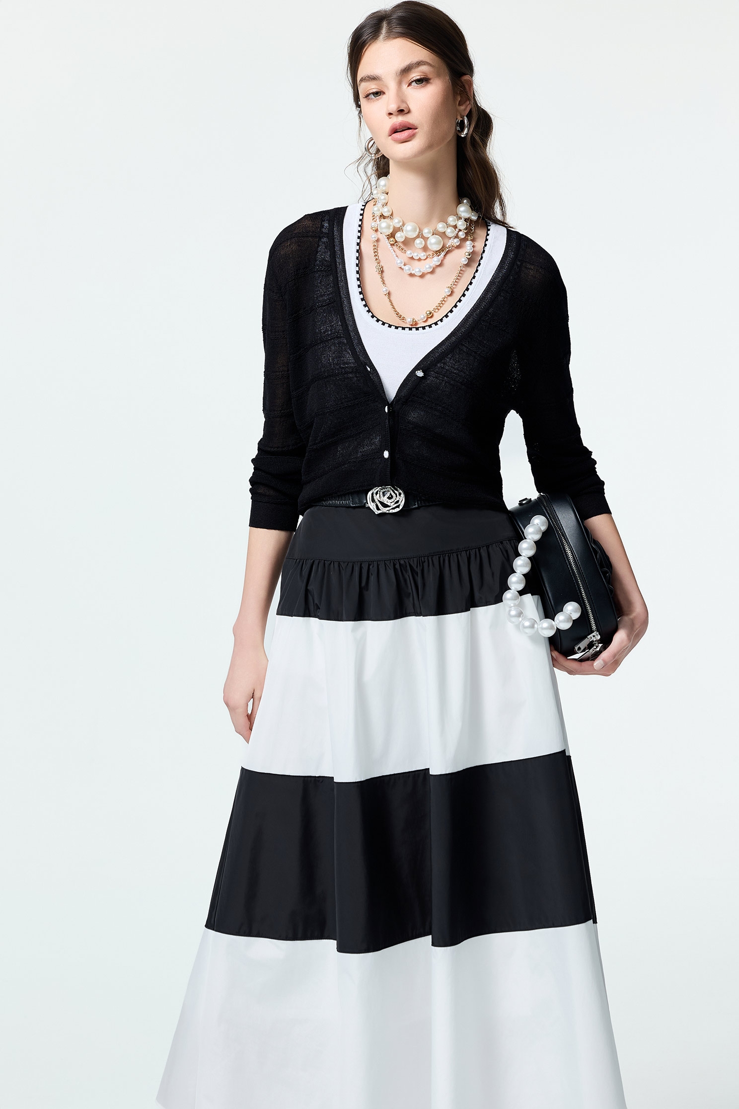 V-neck Knit CardiganV-neck Knit Cardigan,Jackets,Outerwear,Season (SS) Look,Embroidered,Back To Classic,Knitted,Knitted coats,Back To B/W,Black outerwear