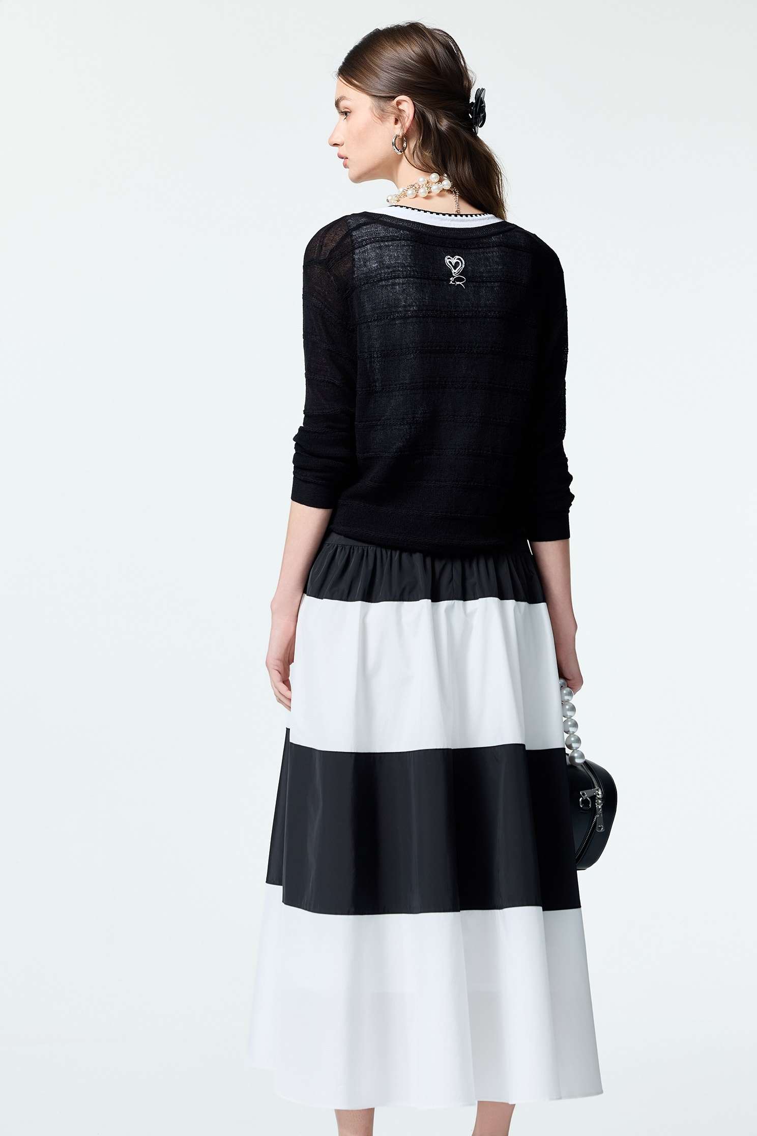 V-neck Knit CardiganV-neck Knit Cardigan,Jackets,Outerwear,Season (SS) Look,Embroidered,Back To Classic,Knitted,Knitted coats,Back To B/W,Black outerwear