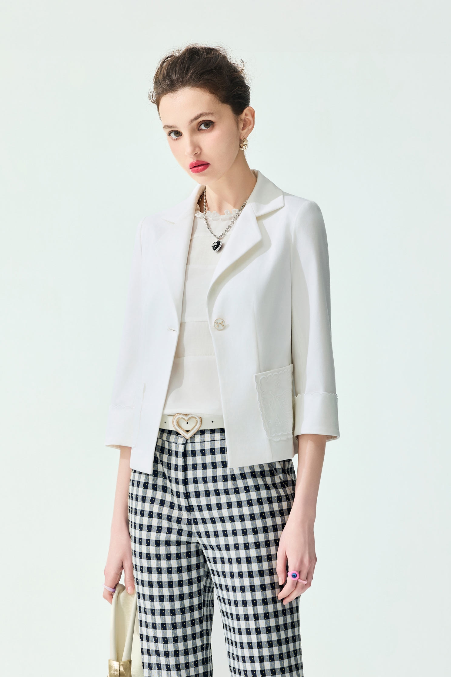 Floral Embroidery Detail White BlazerFloral Embroidery Detail White Blazer,Jackets,Embroidered,Outerwear,Season (SS) Look,White outerwear,bows,Blazers