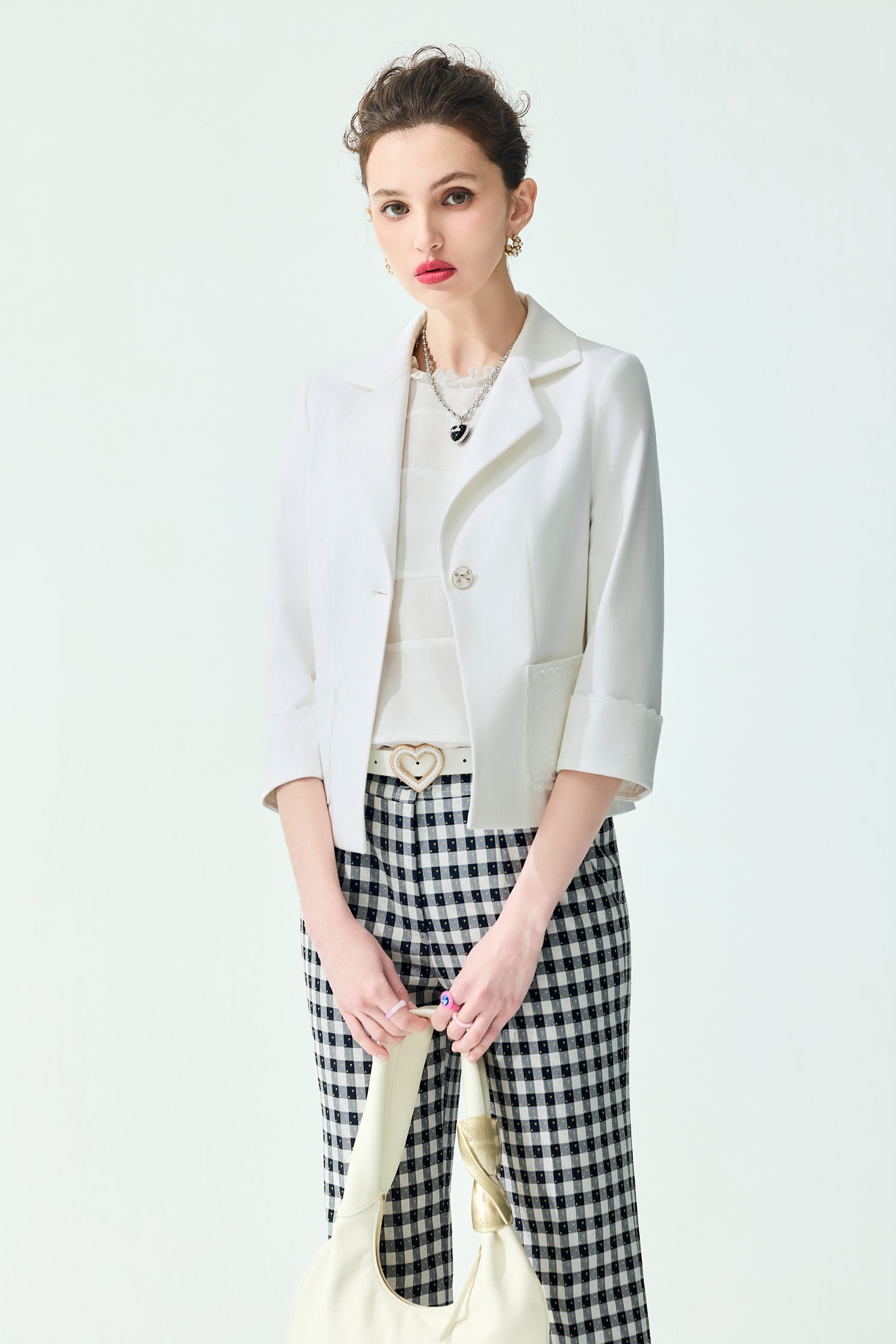 Floral Embroidery Detail White BlazerFloral Embroidery Detail White Blazer,Jackets,Embroidered,Outerwear,Season (SS) Look,White outerwear,bows,Blazers