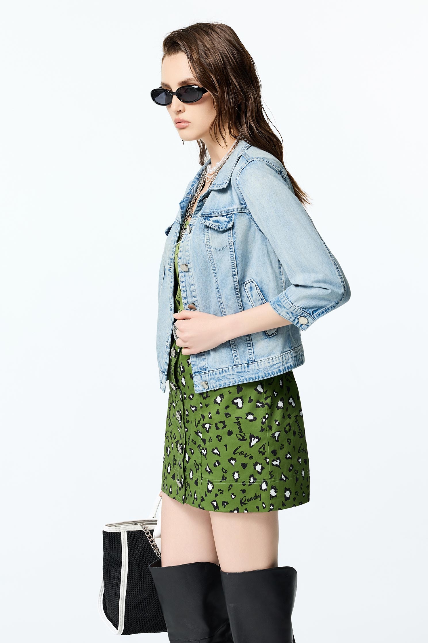 Button Front Crop Denim JacketButton Front Crop Denim Jacket,Office Looks,Denim,Outerwear,Denim,Denim Jackets,Season (AW) Look,Valentine