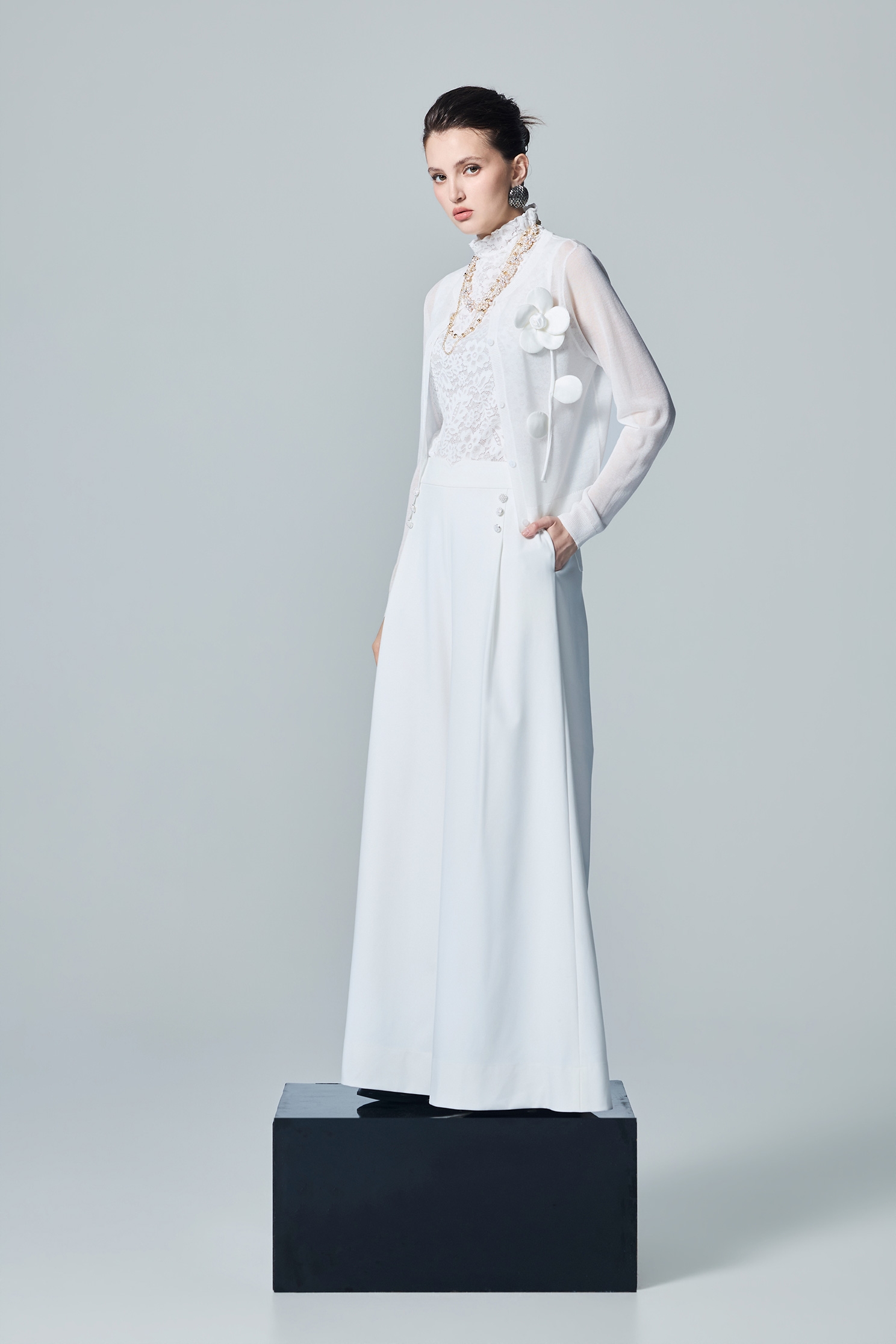 3-D Floral White Knit Cardigan3-D Floral White Knit Cardigan,Jackets,bestselling,Outerwear,White outerwear,Season (AW) Look,Knitted,Knitted coats
