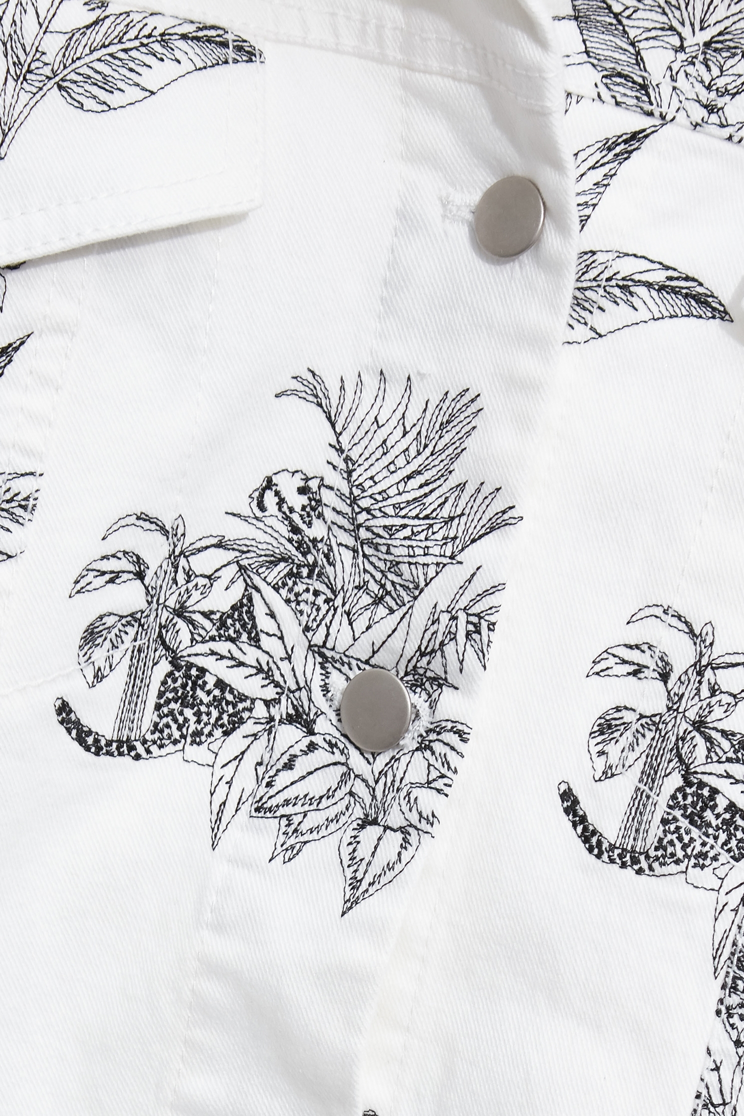 Graphic Embroidery White Denim JacketGraphic Embroidery White Denim Jacket,Jackets,Embroidered,Outerwear,Denim,Denim Jackets,White outerwear,Season (AW) Look