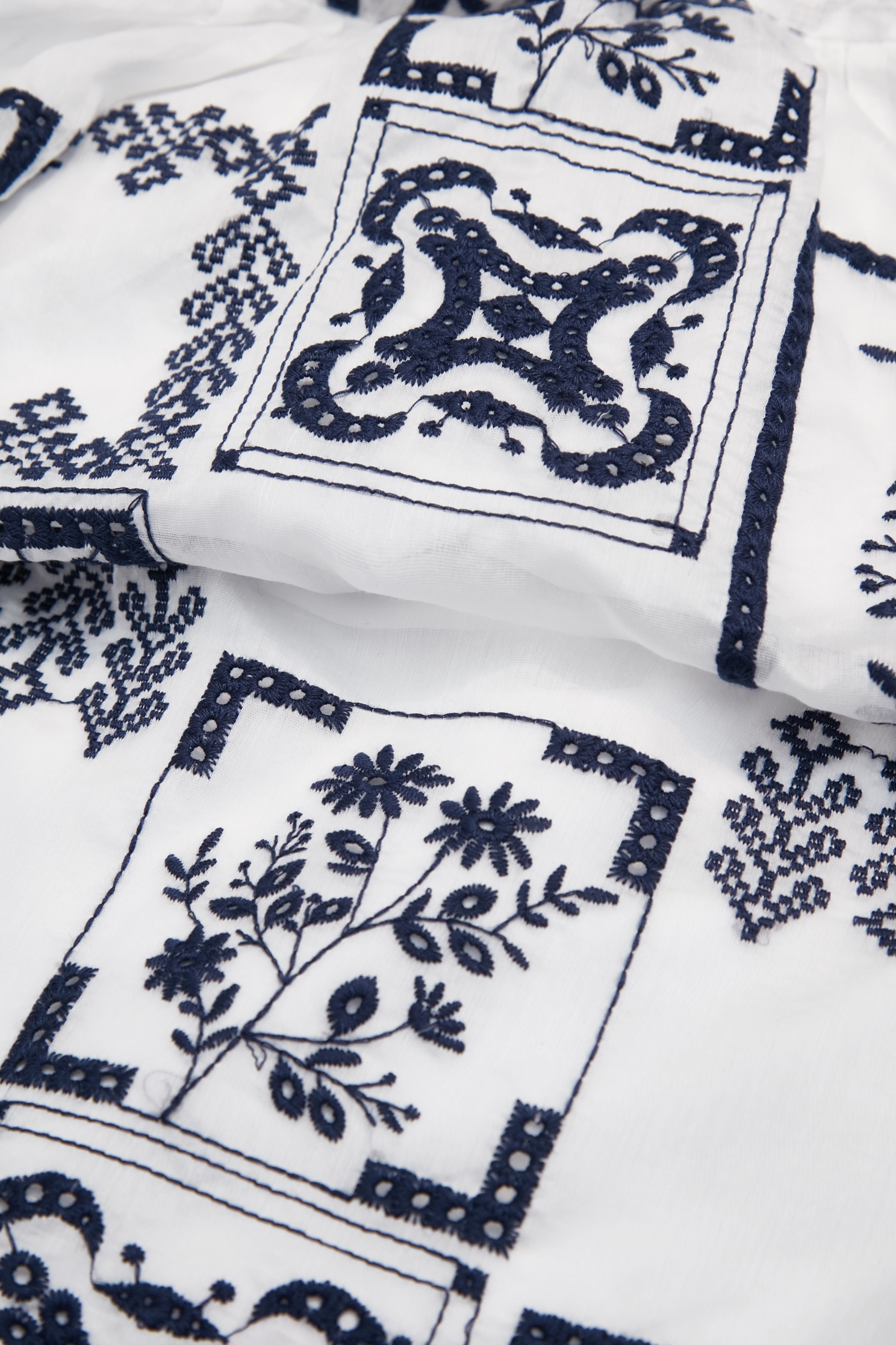 Floral Motif Embroidery Midi SkirtFloral Motif Embroidery Midi Skirt,Season (SS) Look,Embroidered,Midi skirts