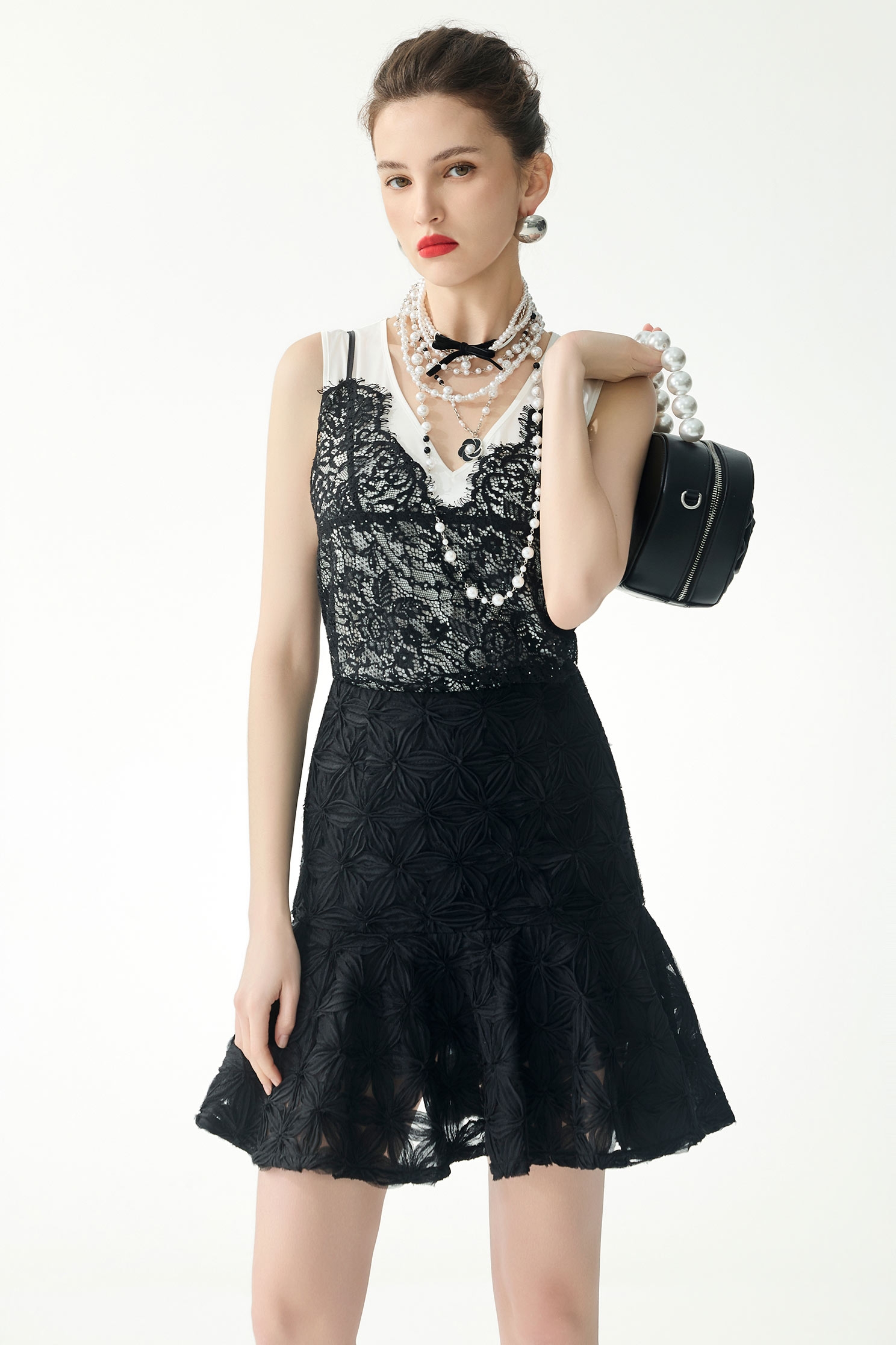 3-D Floral Fishtail Skirt3-D Floral Fishtail Skirt,Season (SS) Look,Mini skirts,Black skirts