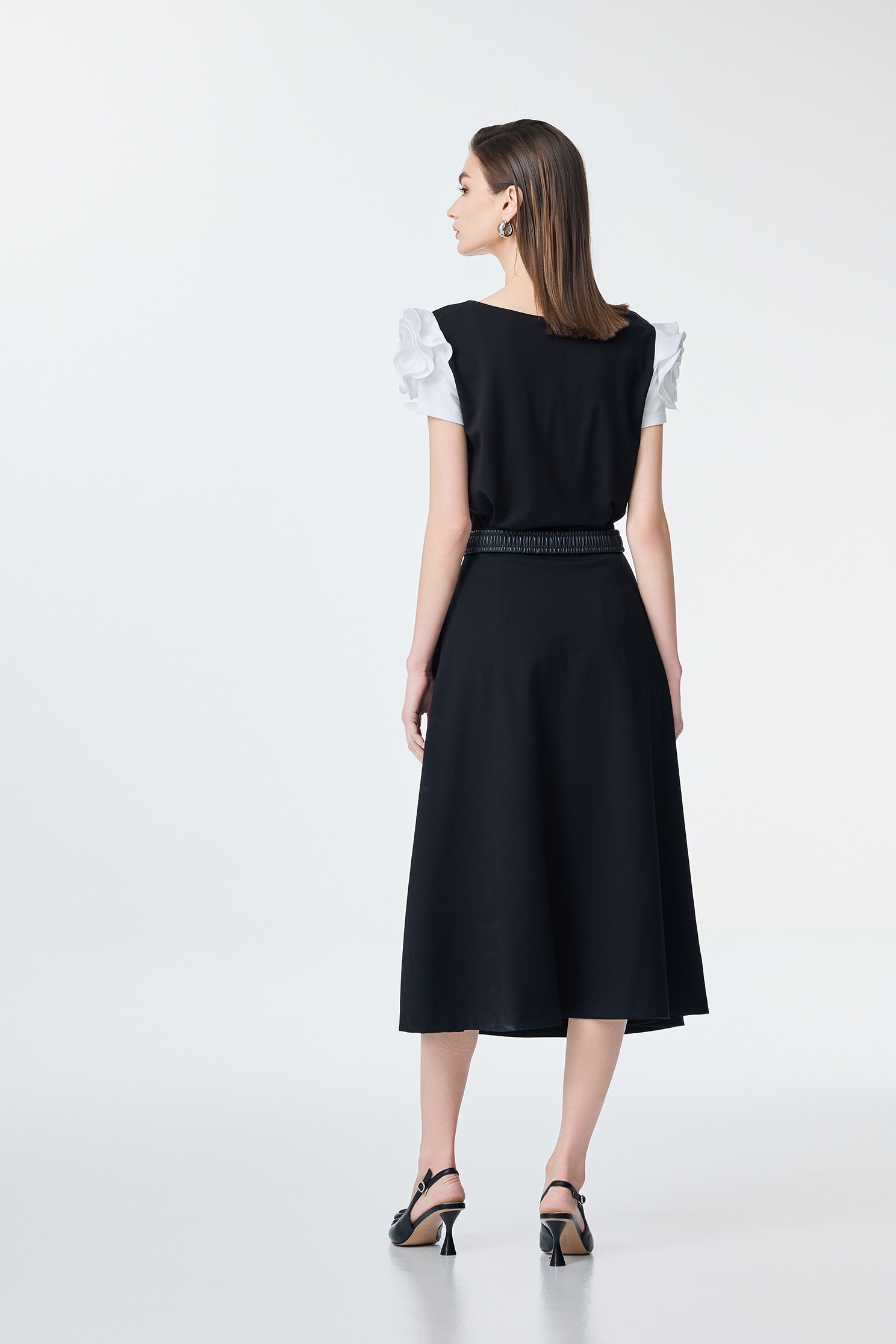 3-D Rose Detail Midi Skirt,Season (SS) Look,co-ord sets,Back To Classic,blossoms,Midi skirts,Back To B/W,Black skirts