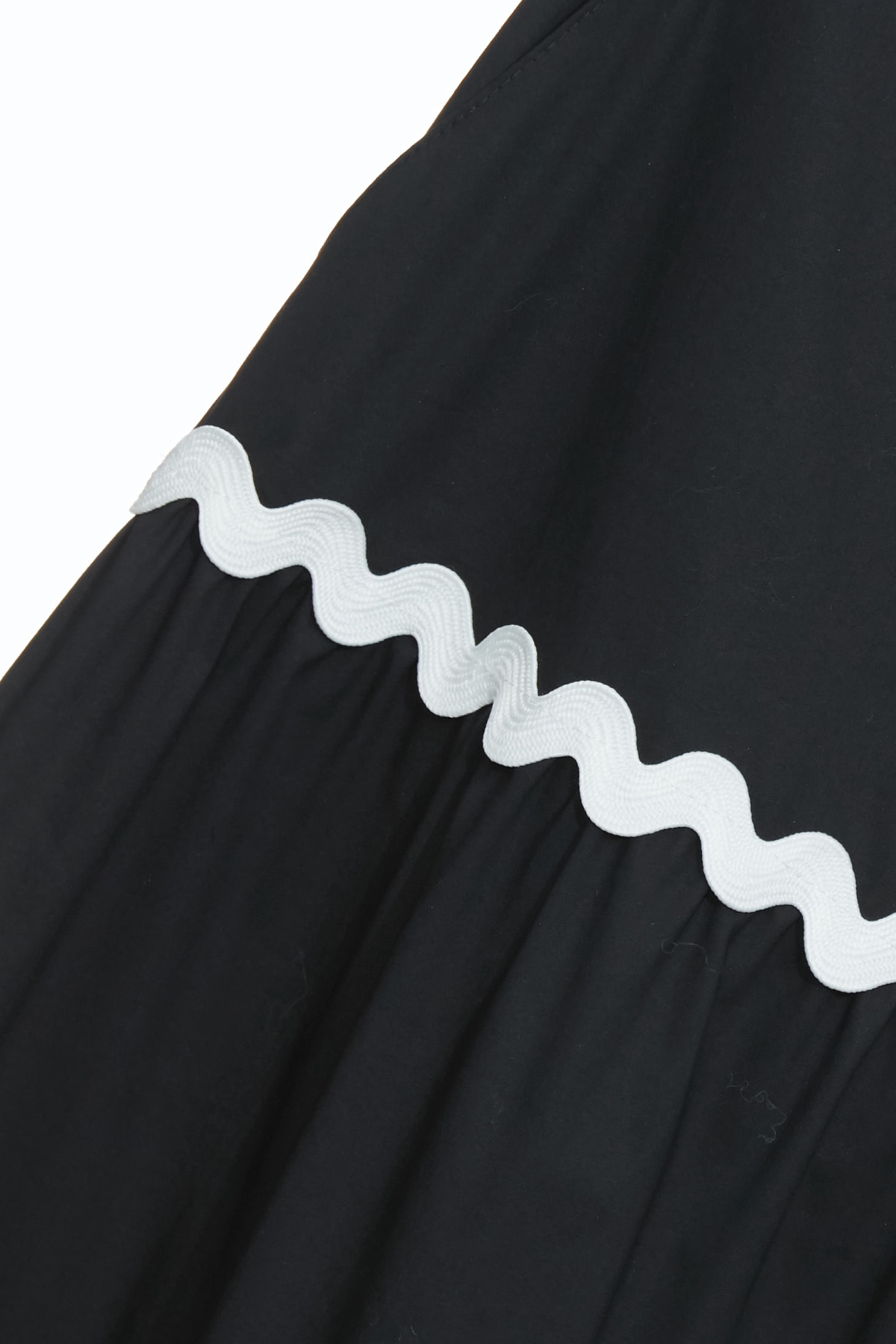 Contrast Trim Detail Tiered Skirt,Office Looks,Season (SS) Look,Back To Classic,Midi skirts,Back To B/W,Black skirts