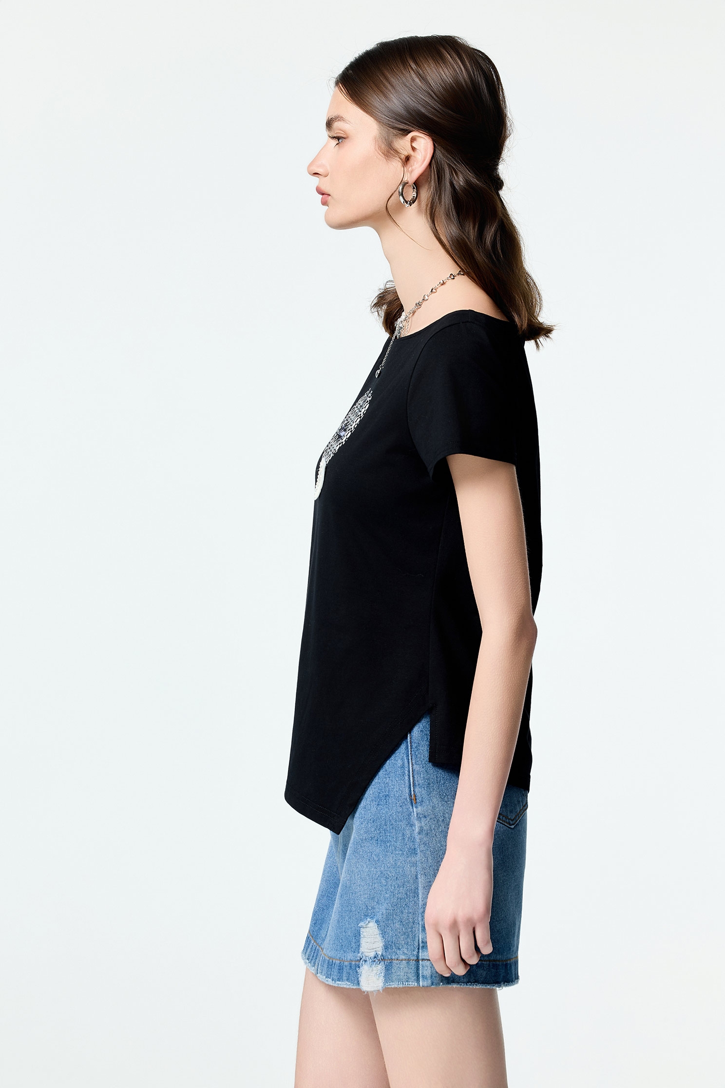 Distress Demin Short SkirtDistress Demin Short Skirt,Denim,Season (SS) Look,Denim,Denim mini skirts,Denim skirts,Mini skirts,Valentine,Embroidered,upperclass