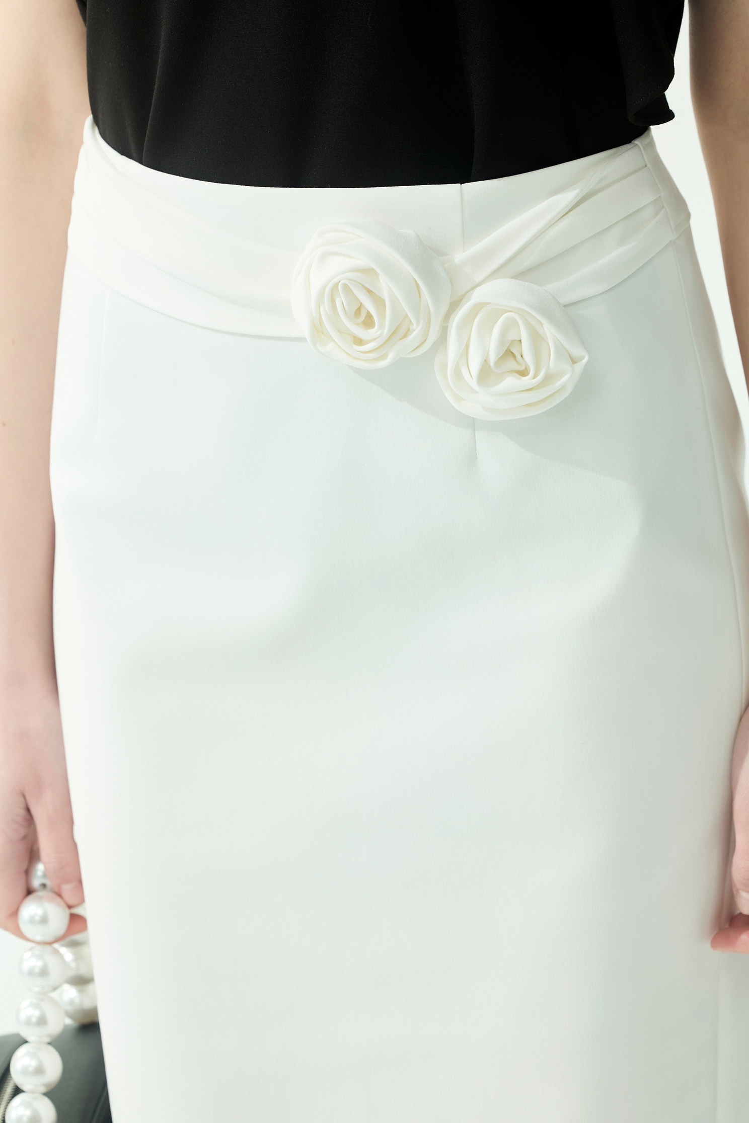Rose Detail Minimalist Pencil SkirtRose Detail Minimalist Pencil Skirt,Season (SS) Look,White skirts,Midi skirts