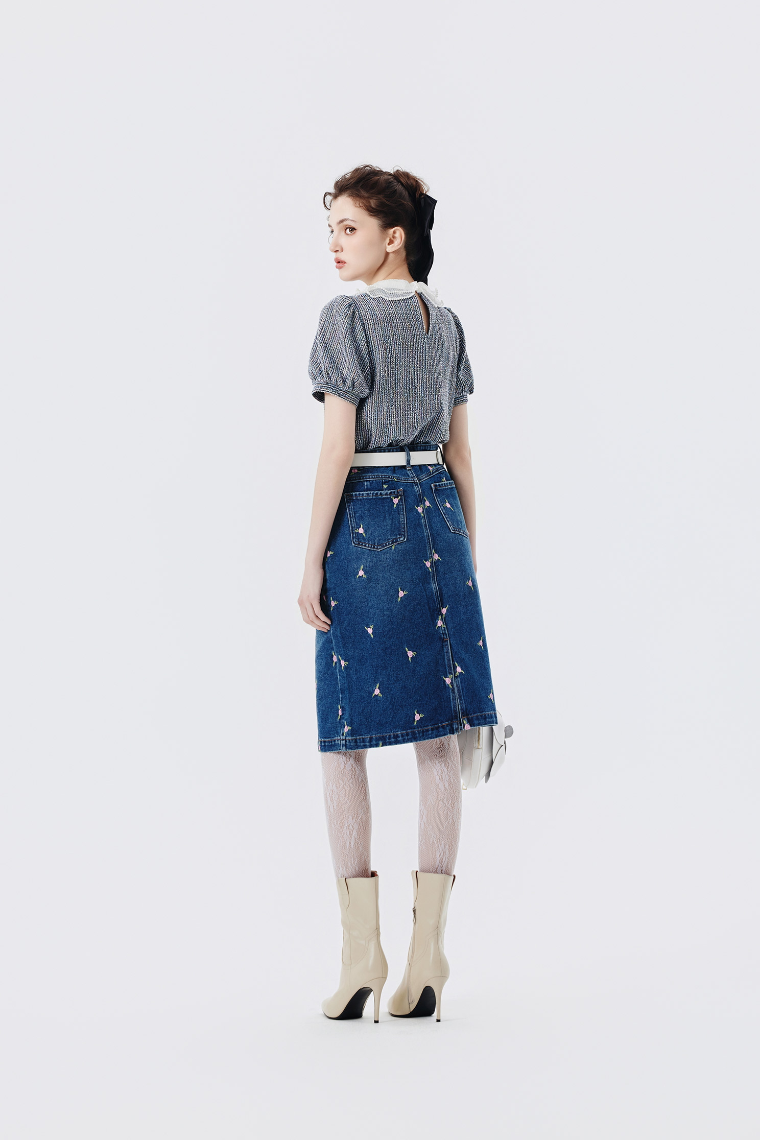 Rose Embroidery Denim Pencil SkirtRose Embroidery Denim Pencil Skirt,Embroidered,Denim,Denim skirts,Season (AW) Look