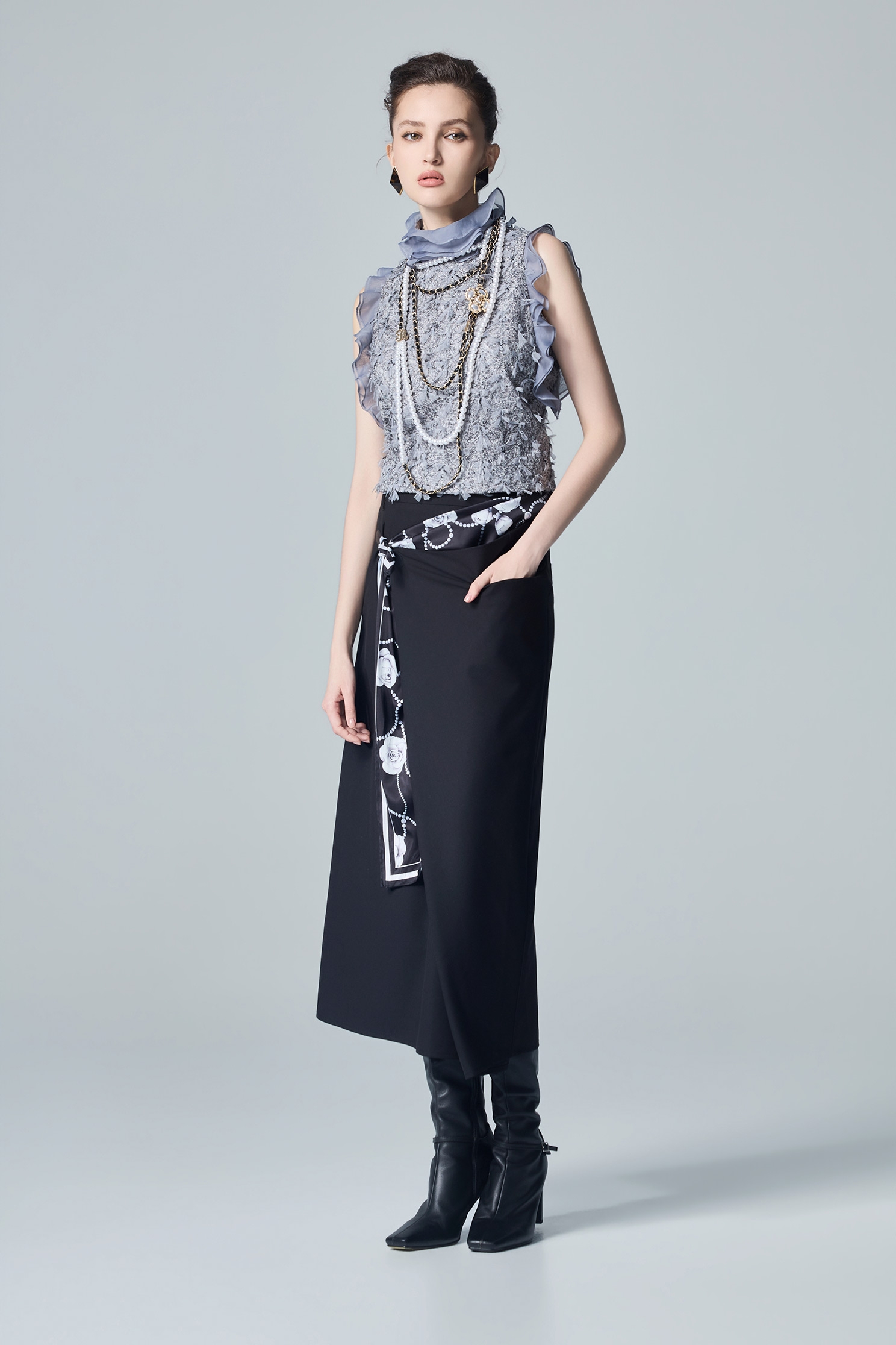 Rose Printed Scarf Midi SkirtRose Printed Scarf Midi Skirt,Season (AW) Look,Midi skirts,Black skirts