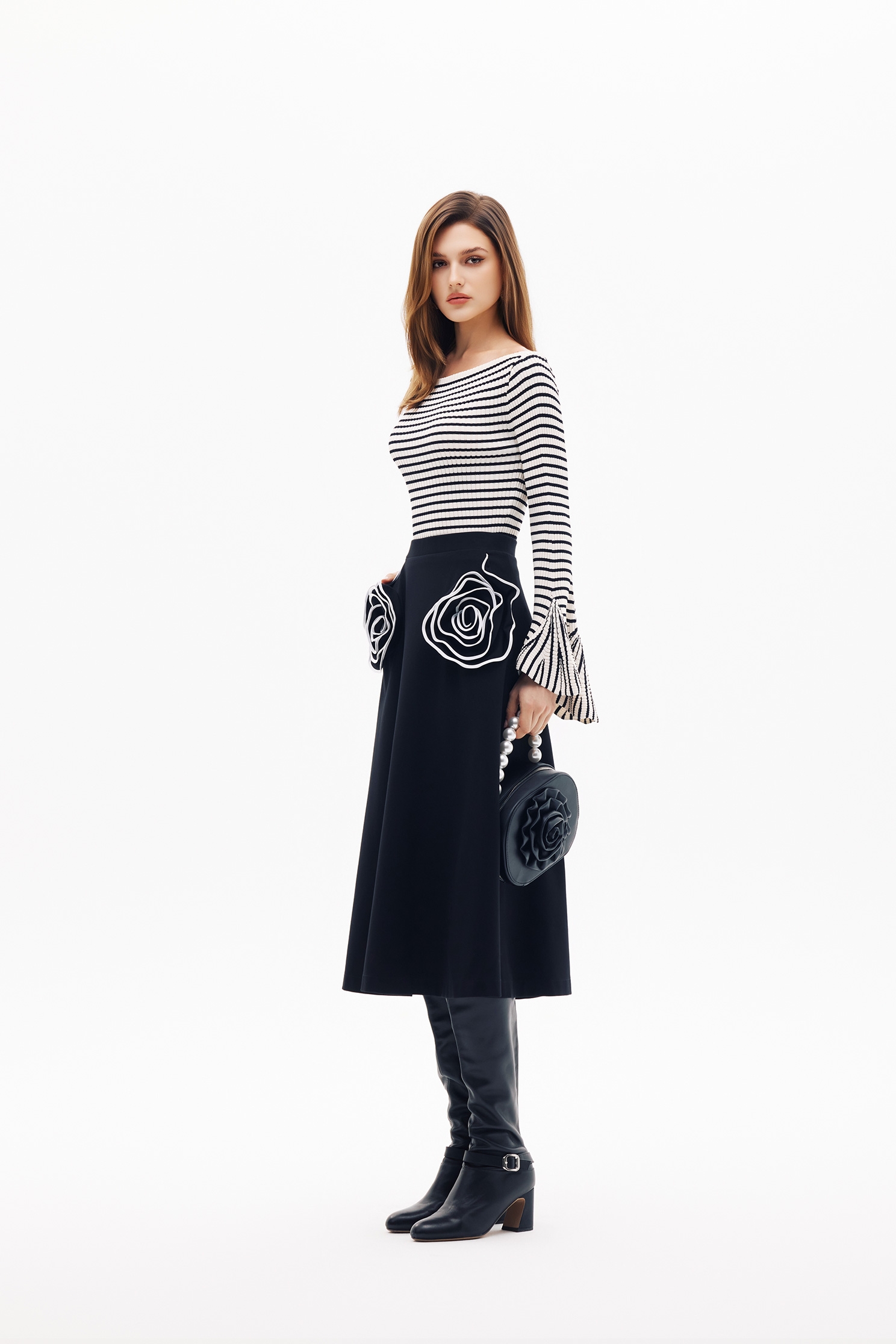 3-D Floral Detail A-line Skirt3-D Floral Detail A-line Skirt,Office Looks,Season (SS) Look,Valentine,Midi skirts,Black skirts