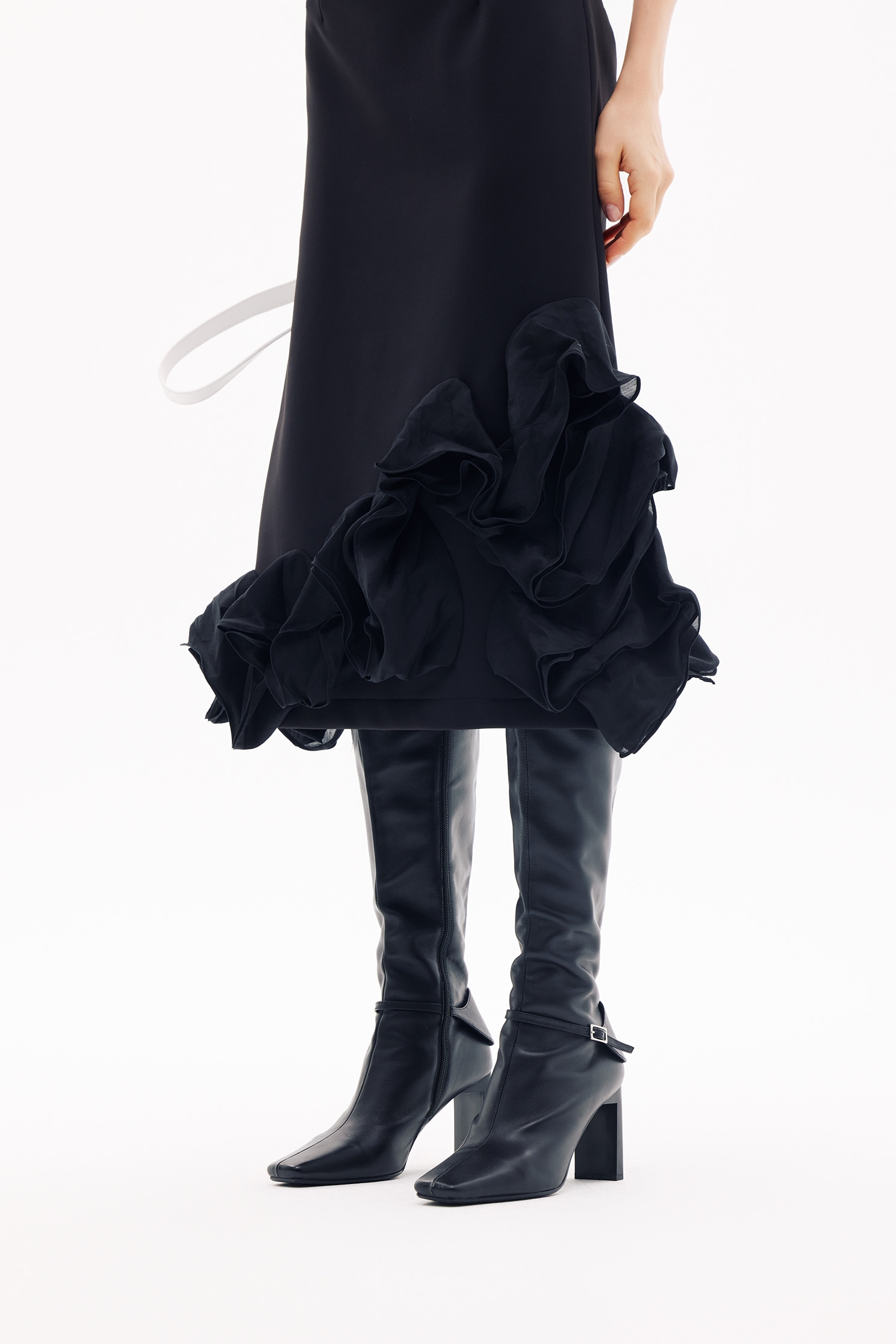 Asymmetric Ruffle Detail SkirtAsymmetric Ruffle Detail Skirt,Office Looks,Season (SS) Look,Midi skirts,Black skirts