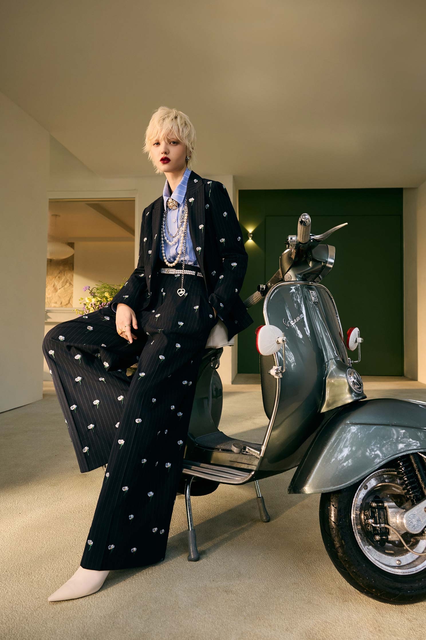 Floral Embroidery Pinstripe PantsFloral Embroidery Pinstripe Pants,Embroidered,Season (SS) Look,Stripe,pants,Tailored pants