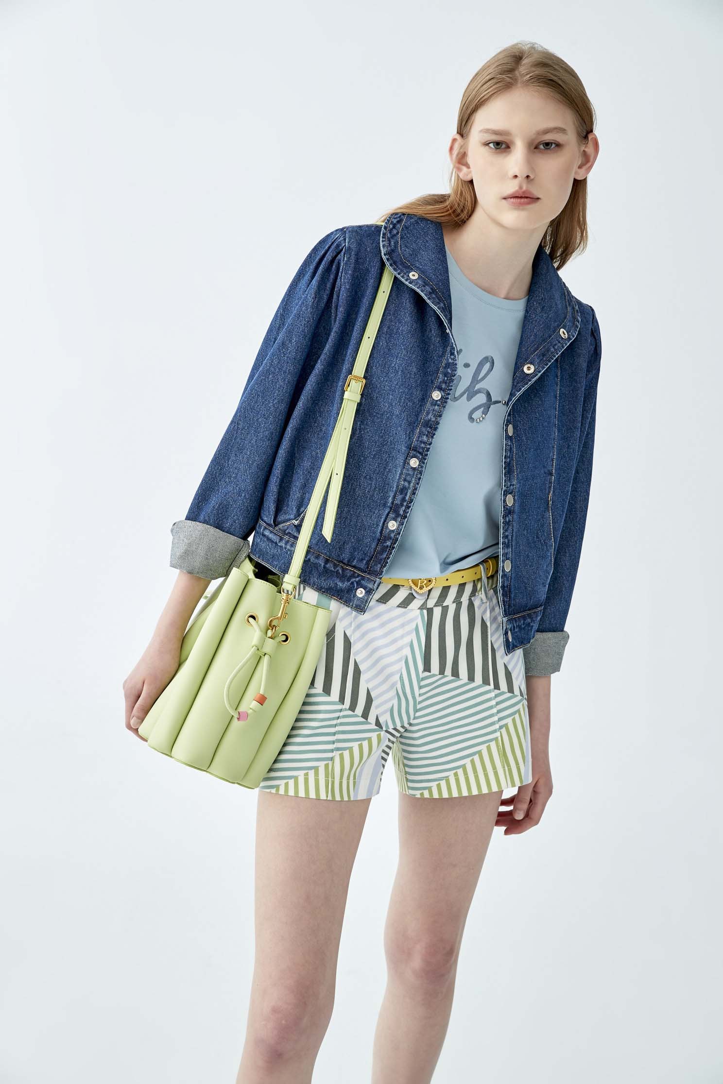 Mismatch Stripe Print ShortsGeometric multi-colour striped print shorts,Season (SS) Look,Stripe,Shorts,comfotism