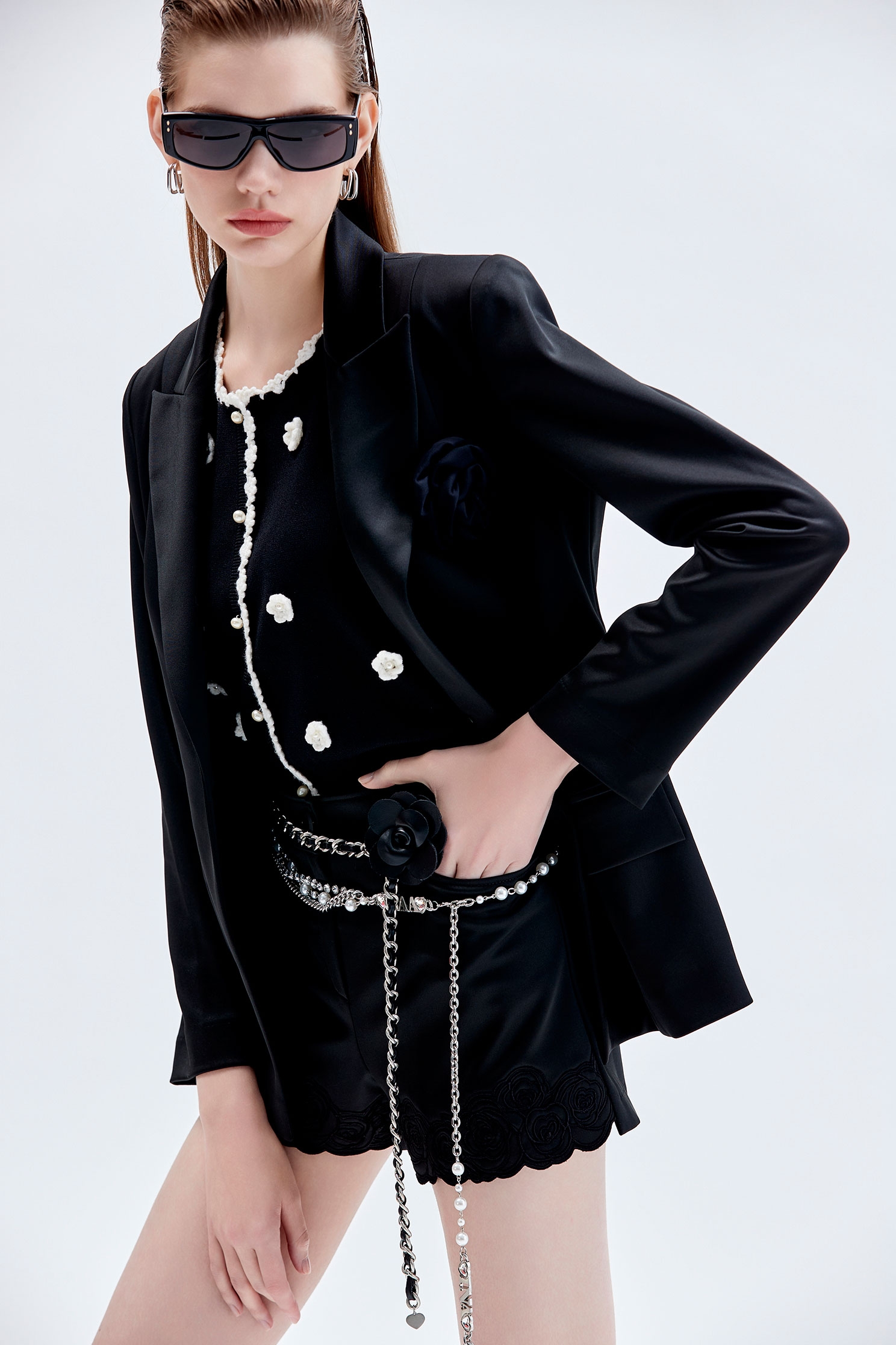 Floral Embroidery Black ShortsFloral Embroidery Black Shorts,Shorts,Season (AW) Look