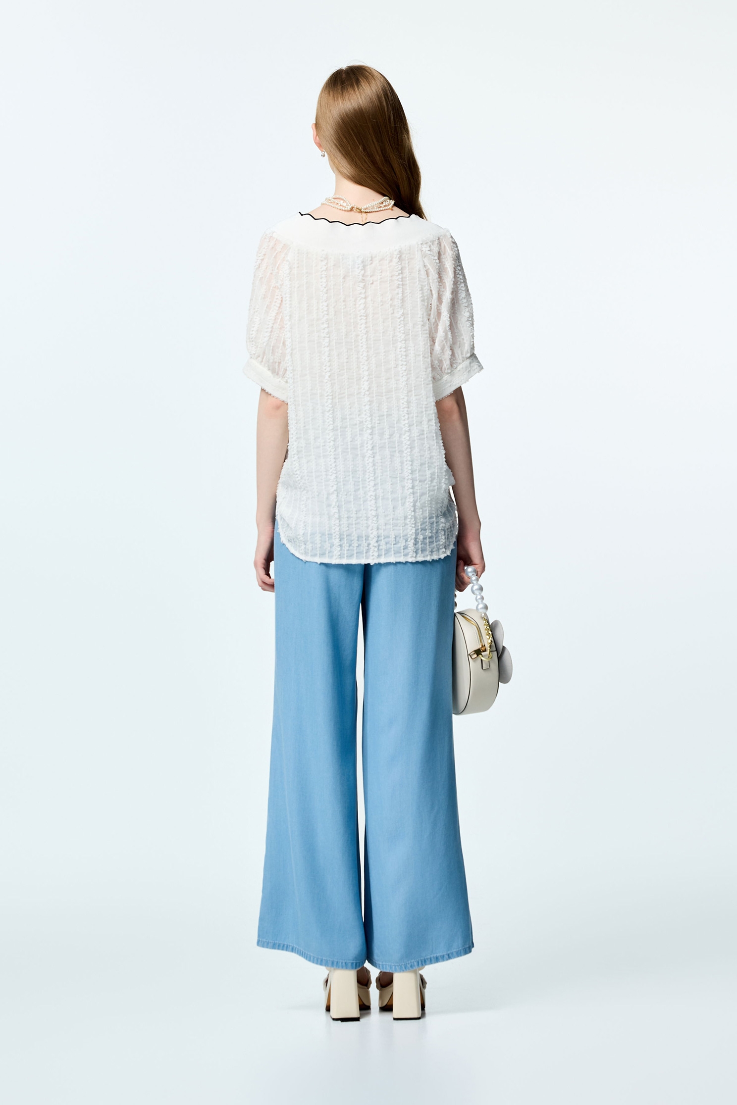 Soft Denim Jeans With Chain Belt AccessorySoft Denim Jeans With Chain Belt Accessory,Season (SS) Look,Denim,Jeans,pants,Urban Fashion