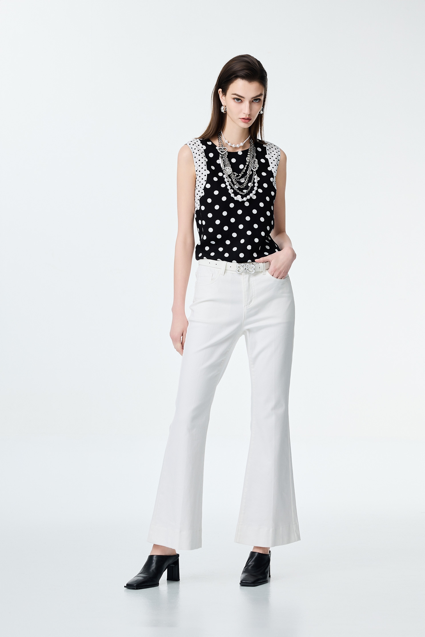 Boot Leg White JeansBoot Leg White Jeans,Office Looks,Denim,Season (SS) Look,Denim,Jeans,Denim pants,White pants,Valentine,Pants