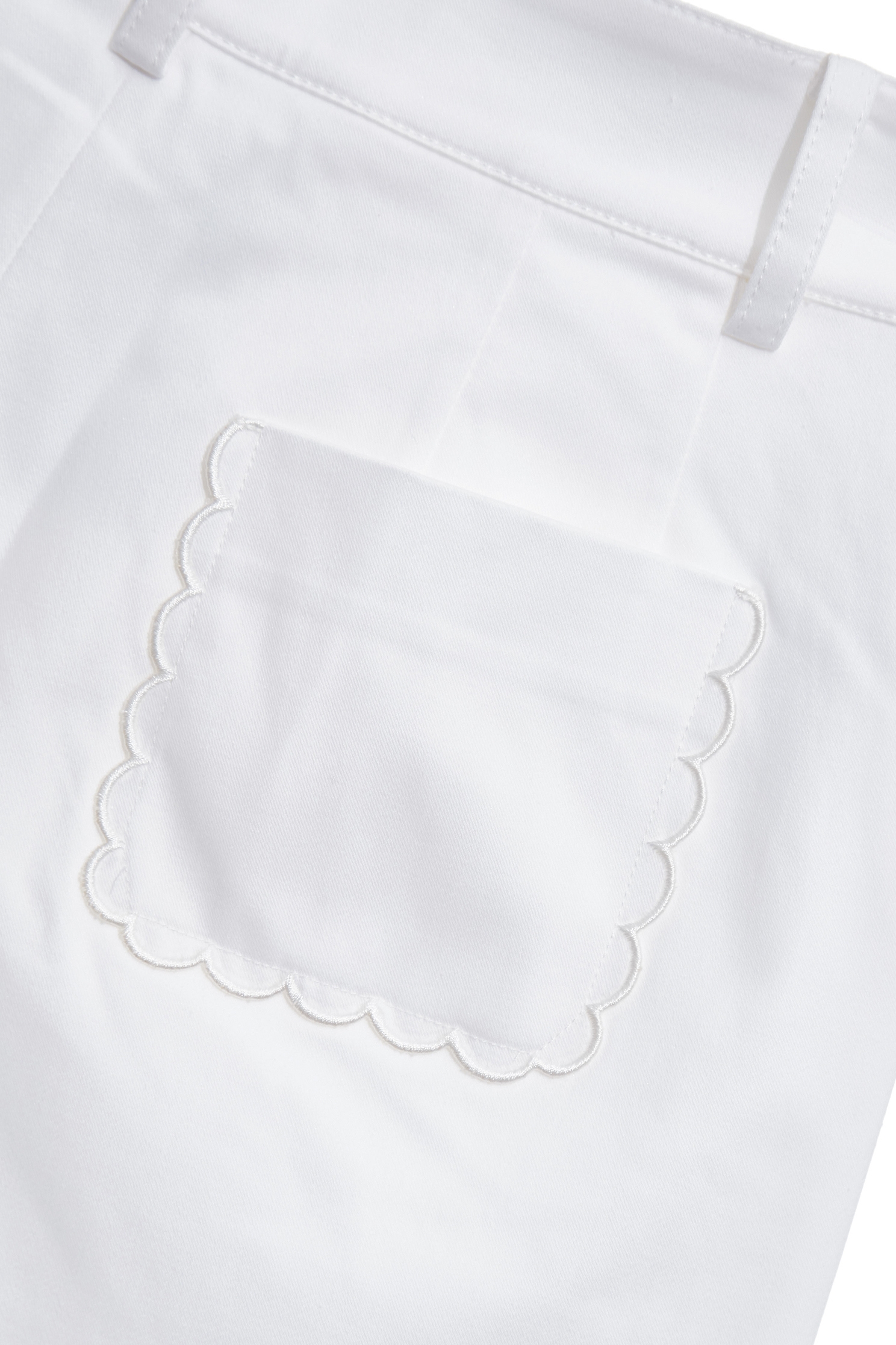 Minimalist White ShortsMinimalist White Shorts,Embroidered,Season (SS) Look,White pants,Shorts,bows,pants
