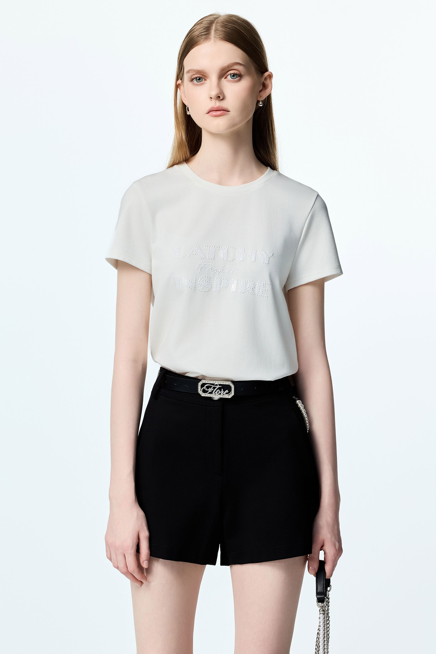 Black Shorts With Detachable Pearl AccessoryBlack Shorts With Detachable Pearl Accessory,pearl,Shorts,Season (AW) Look,pants,Black pants