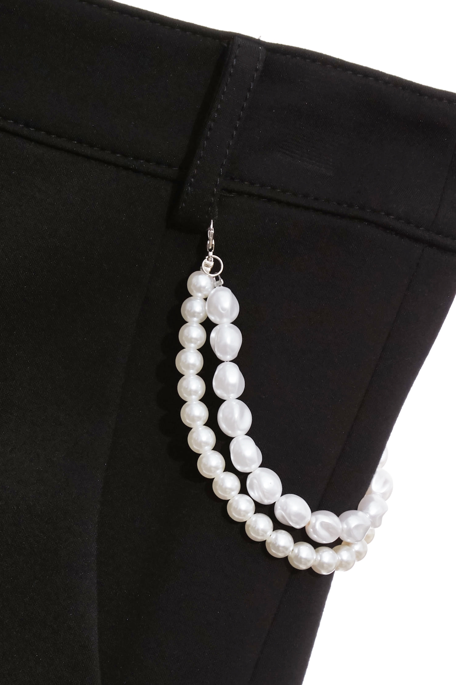 Black Shorts With Detachable Pearl AccessoryBlack Shorts With Detachable Pearl Accessory,pearl,Shorts,Season (AW) Look,pants,Black pants