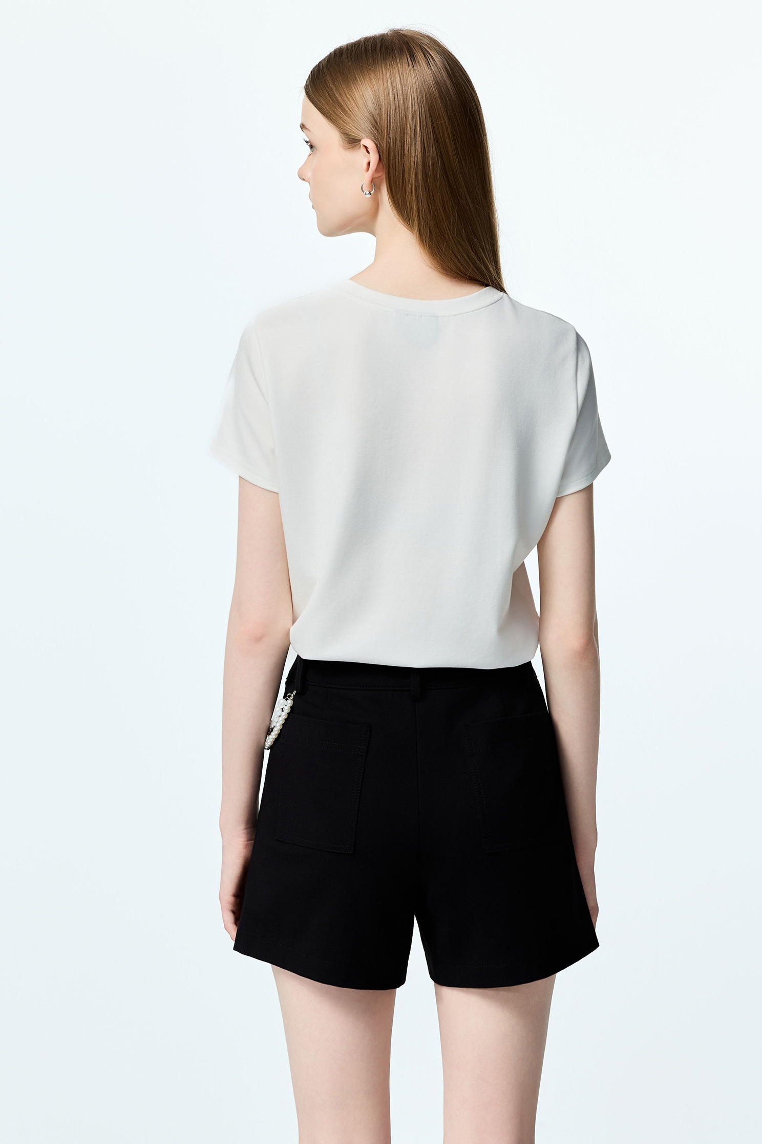 Black Shorts With Detachable Pearl AccessoryBlack Shorts With Detachable Pearl Accessory,pearl,Shorts,Season (AW) Look,pants,Black pants