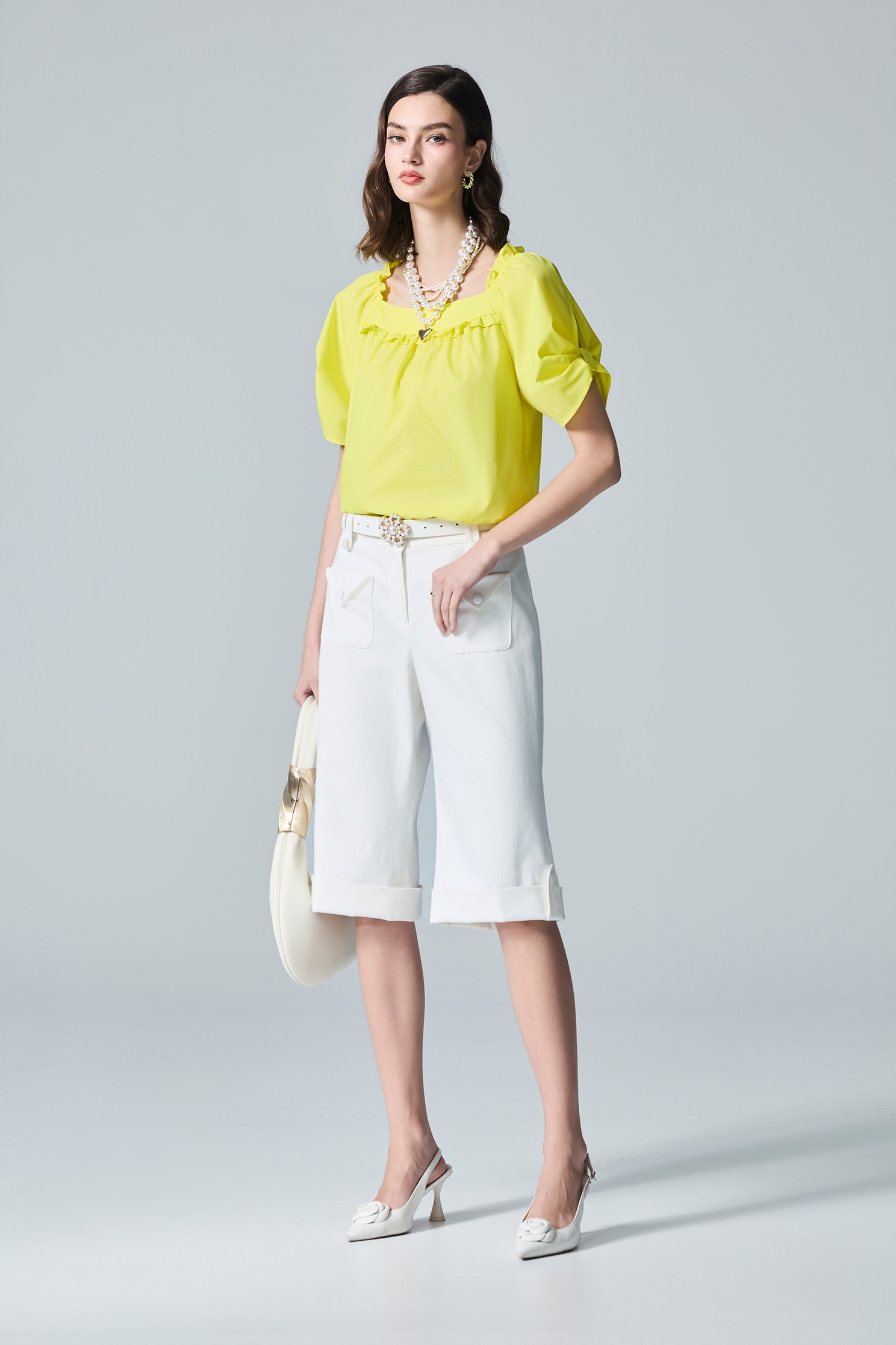 Cuffed Hem White Capri PantsCuffed Hem White Capri Pants,White pants,Shorts,Season (AW) Look,pants