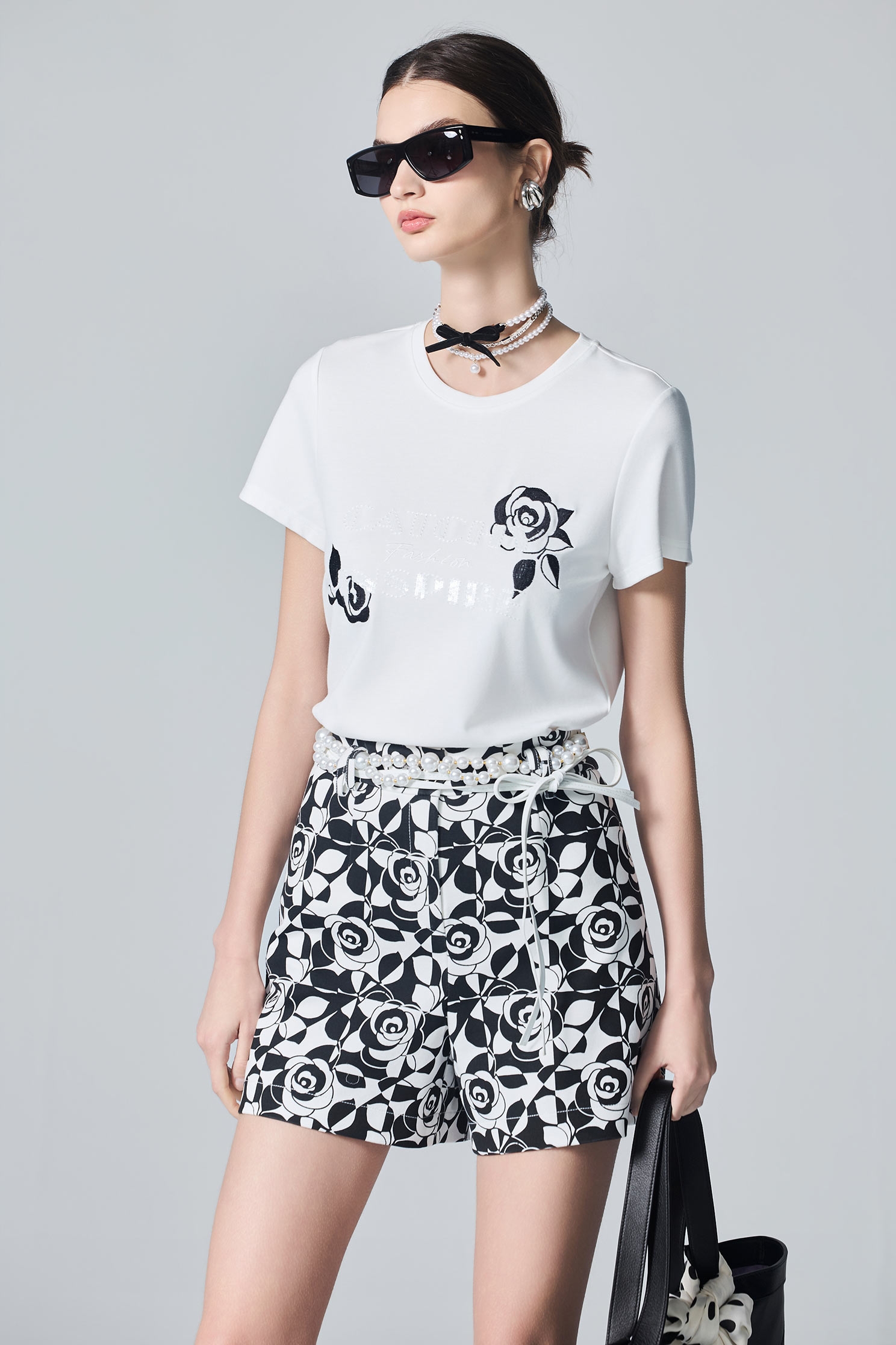 Rose Print Smart ShortsRose Print Smart Shorts,pearl,Shorts,Season (AW) Look,pants,Knitted