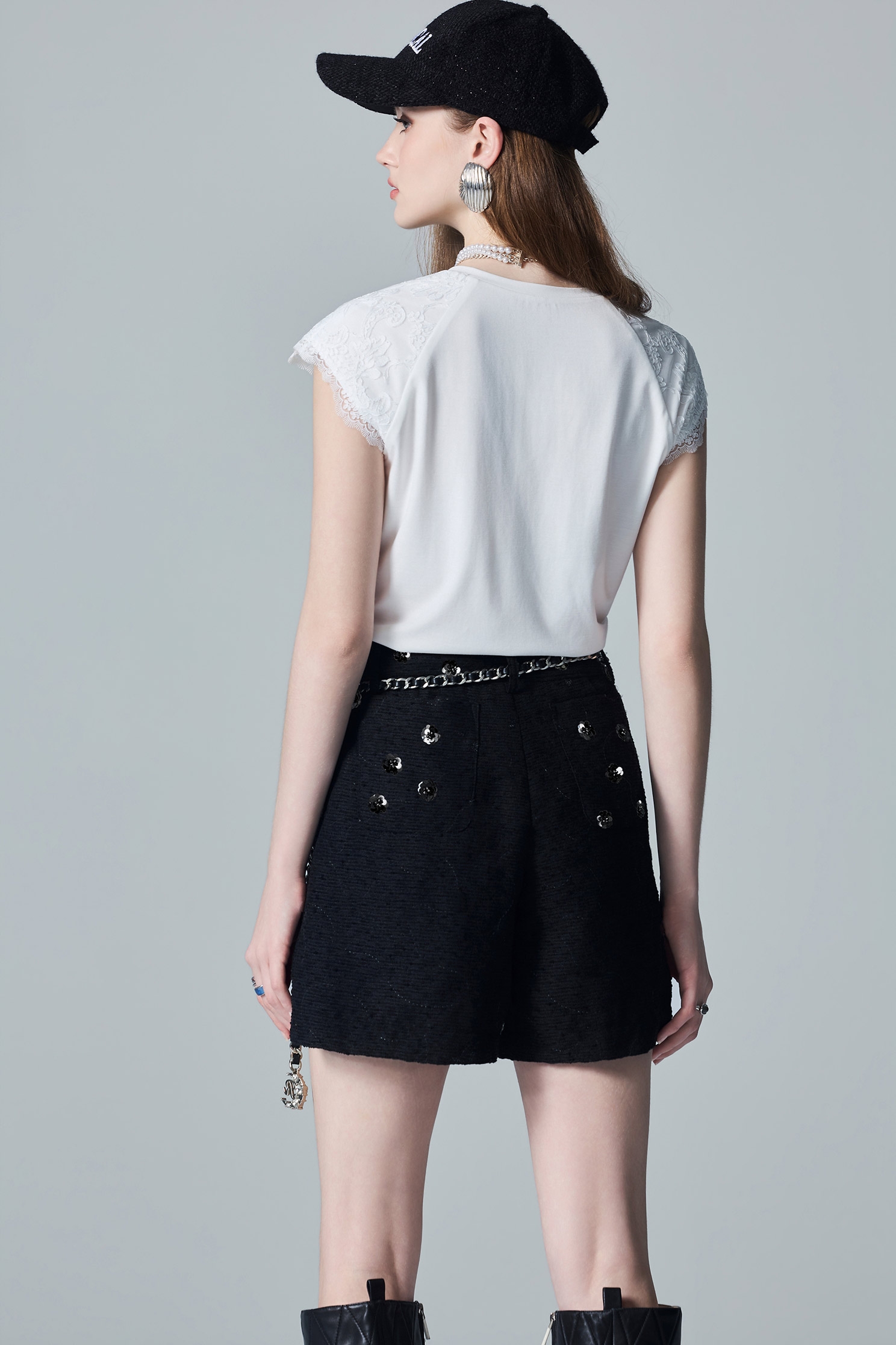 Floral Sequin Detail ShortsFloral Sequin Detail Shorts,pearl,Shorts,Season (AW) Look,pants,Black pants