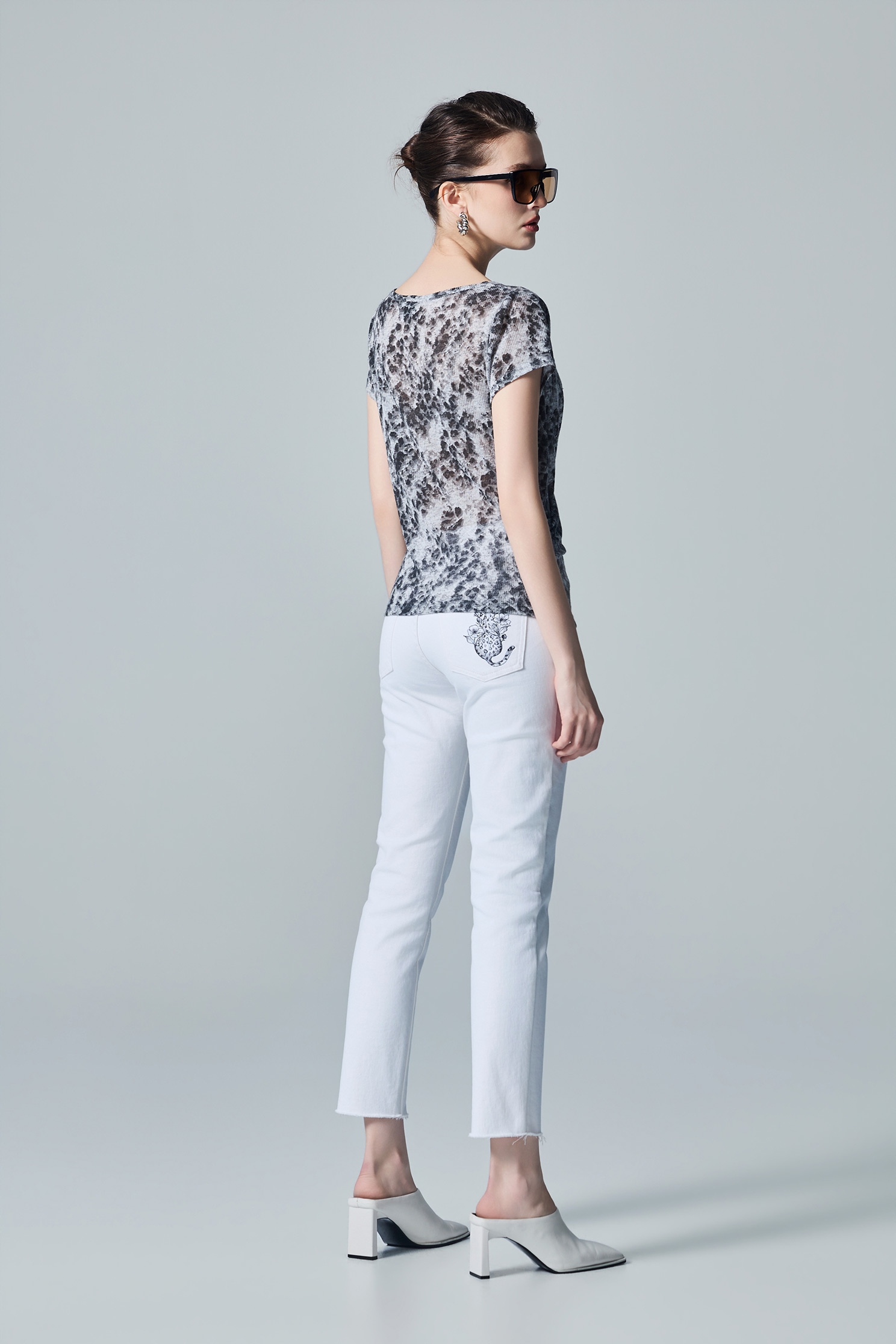 Slim Fit Leopard Embroidery JeansSlim Fit Leopard Embroidery Jeans,Embroidered,Denim,Jeans,White pants,Season (AW) Look,Skinny pants,pants