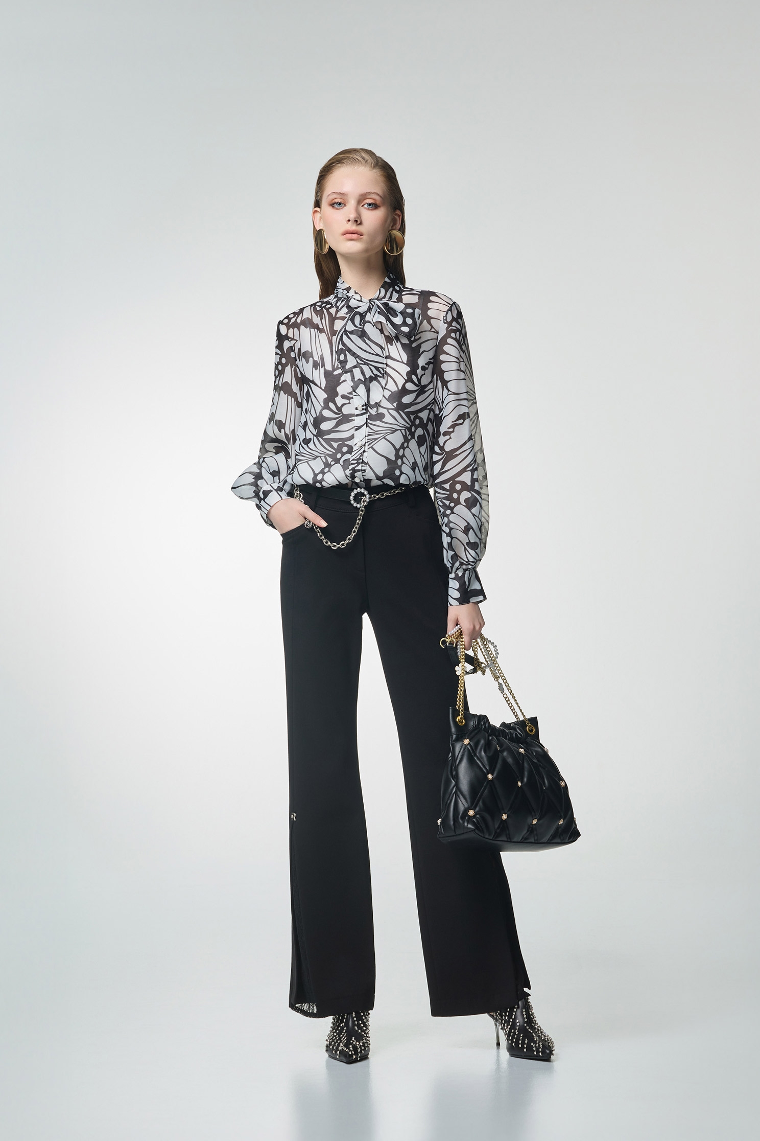 Lace Detail Side Slit Black PantsLace Detail Side Slit Black Pants,Office Looks,Bell-bottoms,pearl,Season (AW) Look,Lace,Bell-bottoms,Black trousers
