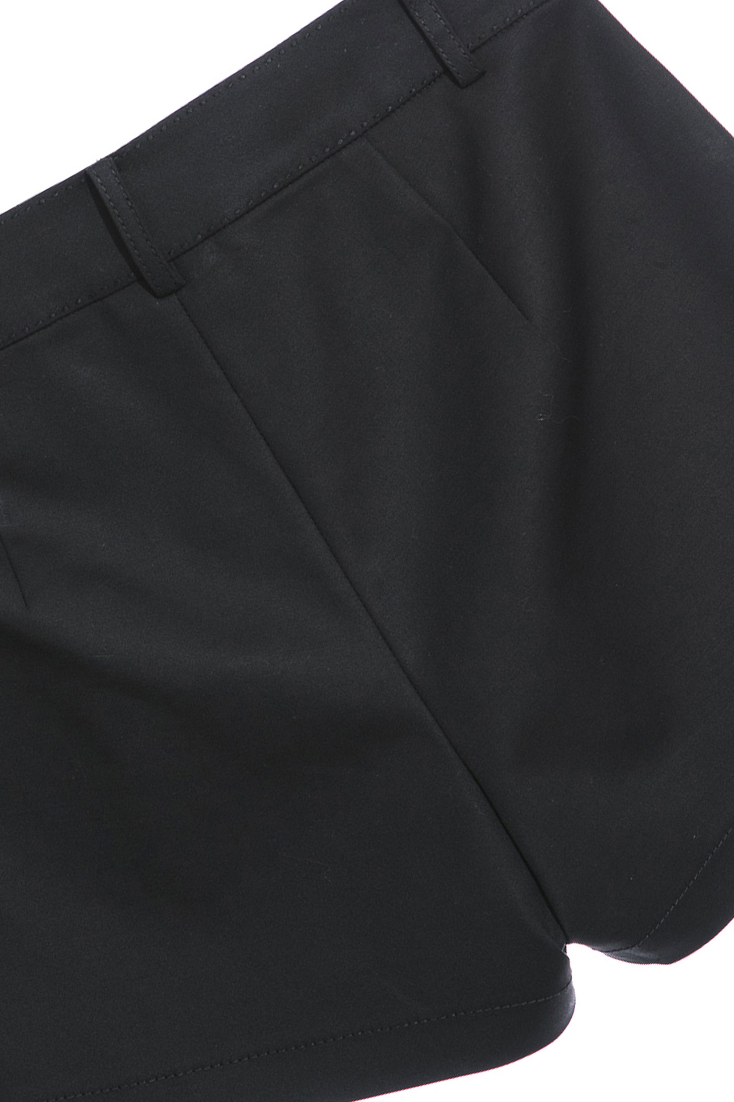 Basic Black ShortsClassic shorts with metal design,Shorts