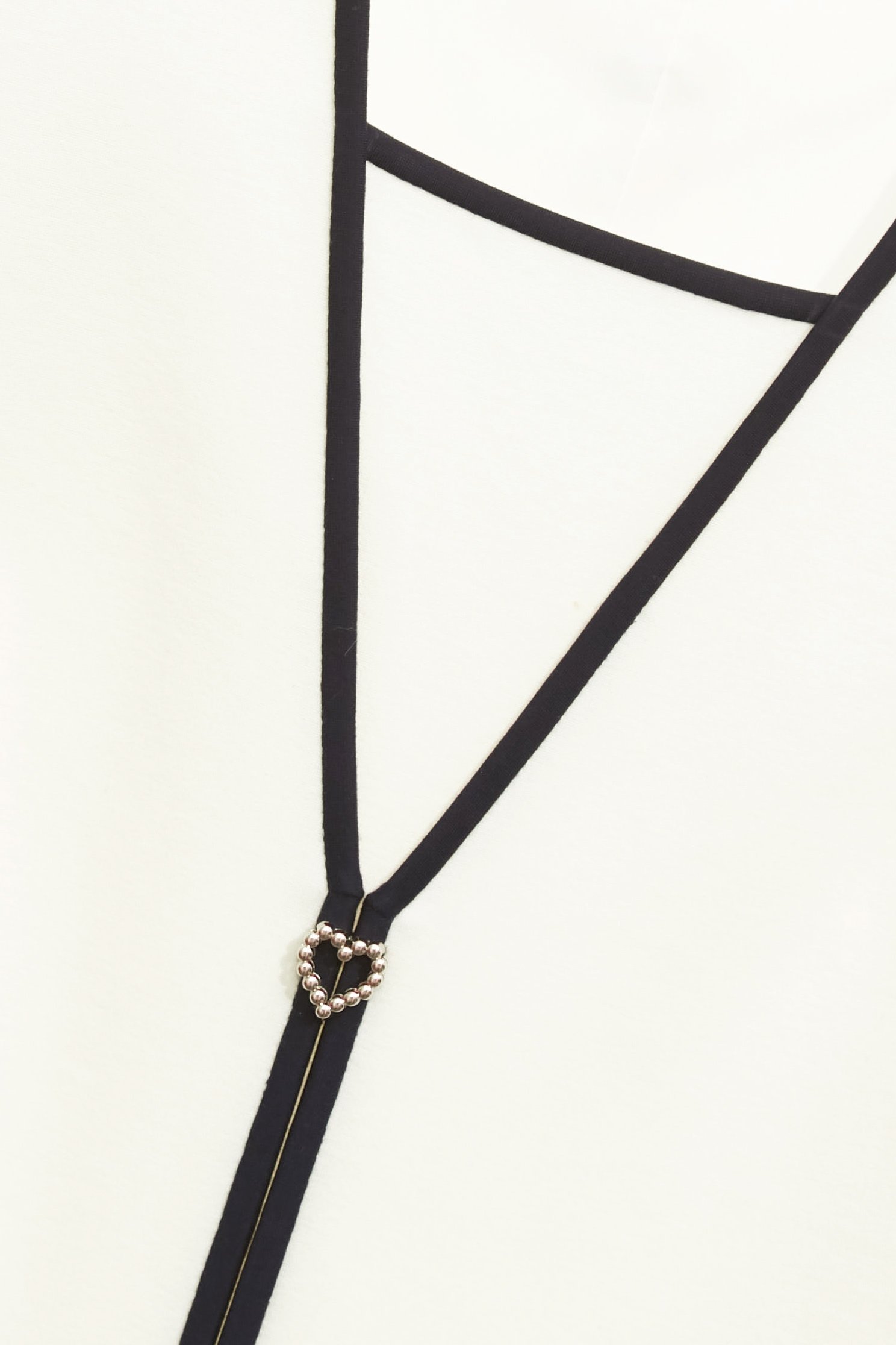 V-neck Contrast Trim Short DressV-neck Contrast Trim Short Dress,V-neck dresses,Dresses,Season (SS) Look,White dresses,Valentine