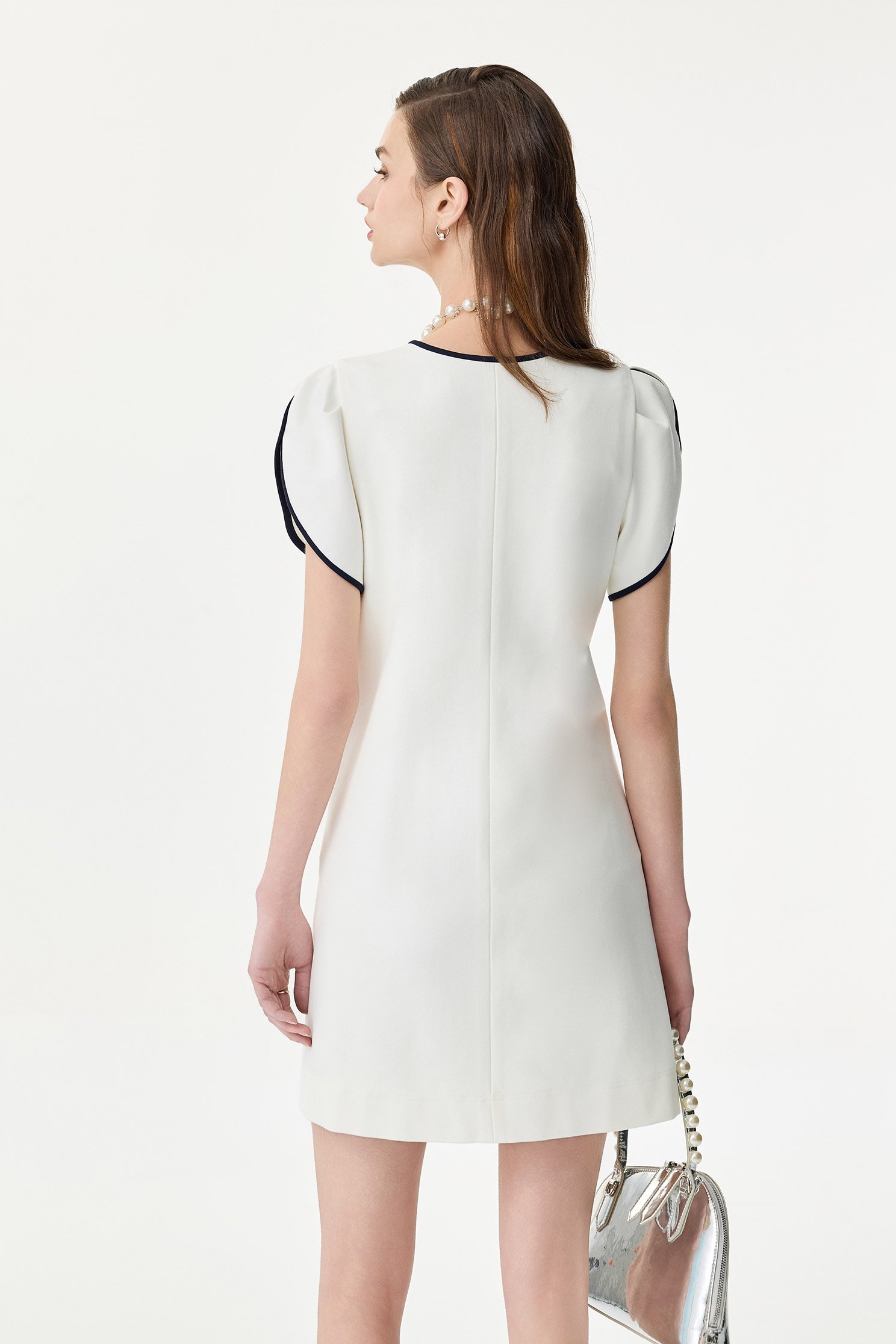 V-neck Contrast Trim Short DressV-neck Contrast Trim Short Dress,V-neck dresses,Dresses,Season (SS) Look,White dresses,Valentine