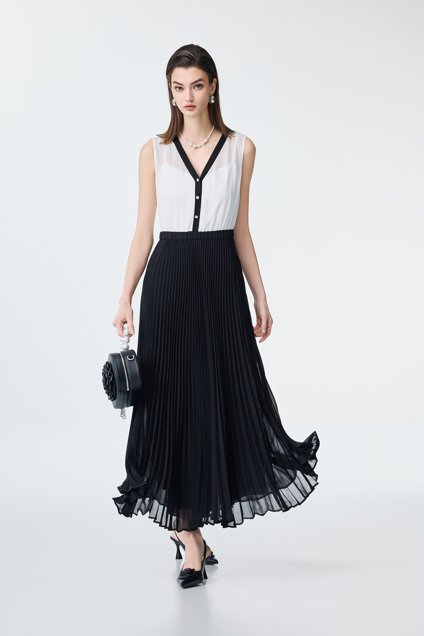 Pleated Detail Chiffon Maxi Dress,Dresses,Season (SS) Look,Back To Classic,Back To B/W,Black dresses