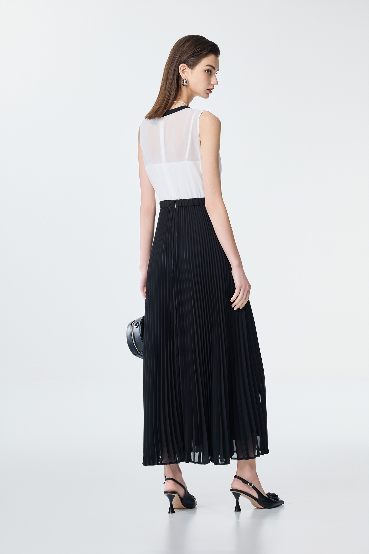 Pleated Detail Chiffon Maxi Dress,Dresses,Season (SS) Look,Back To Classic,Back To B/W,Black dresses