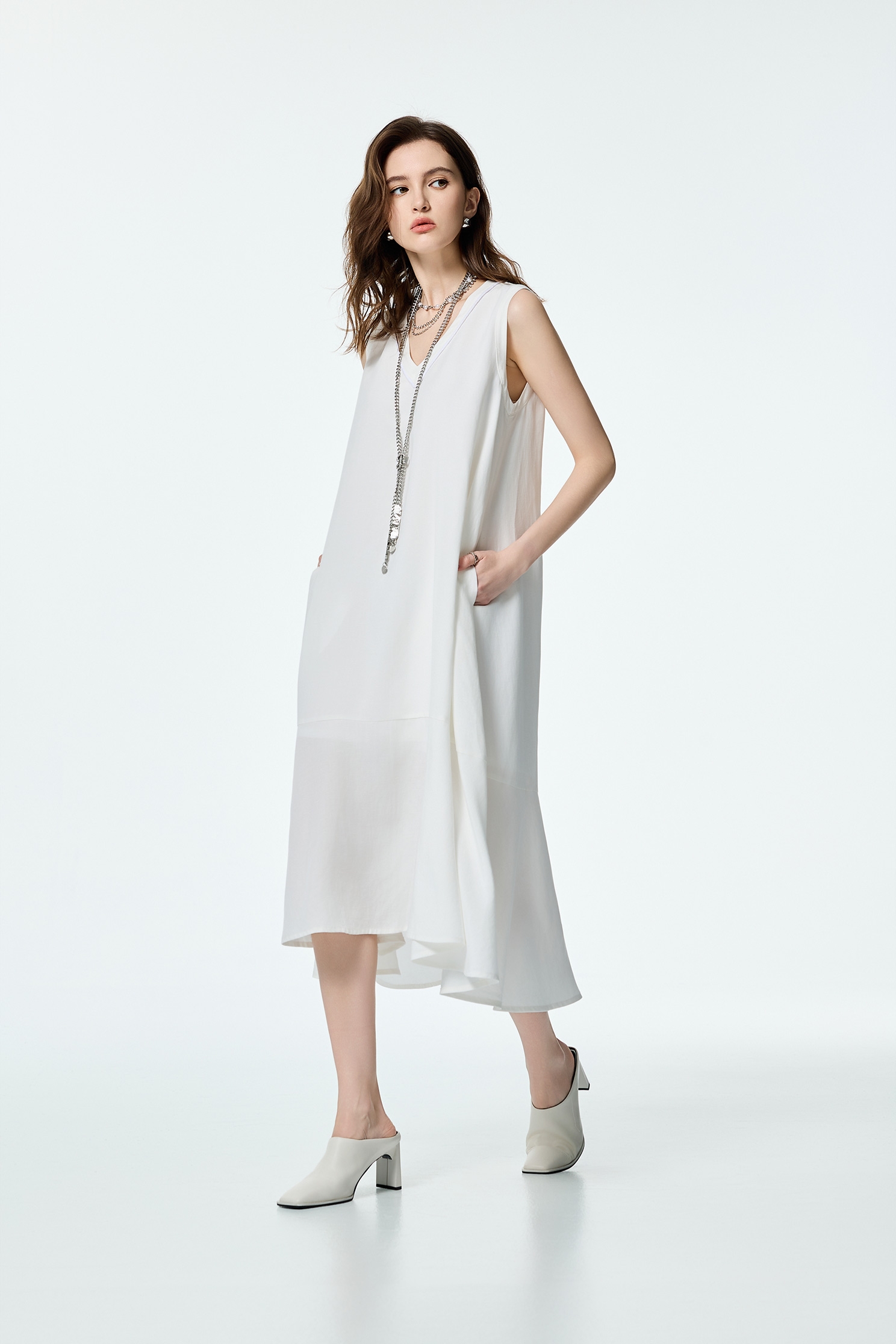 V-neck Loose Fit Linen DressV-neck Loose Fit Linen Dress,Dresses,Season (SS) Look,White dresses,Urban Fashion