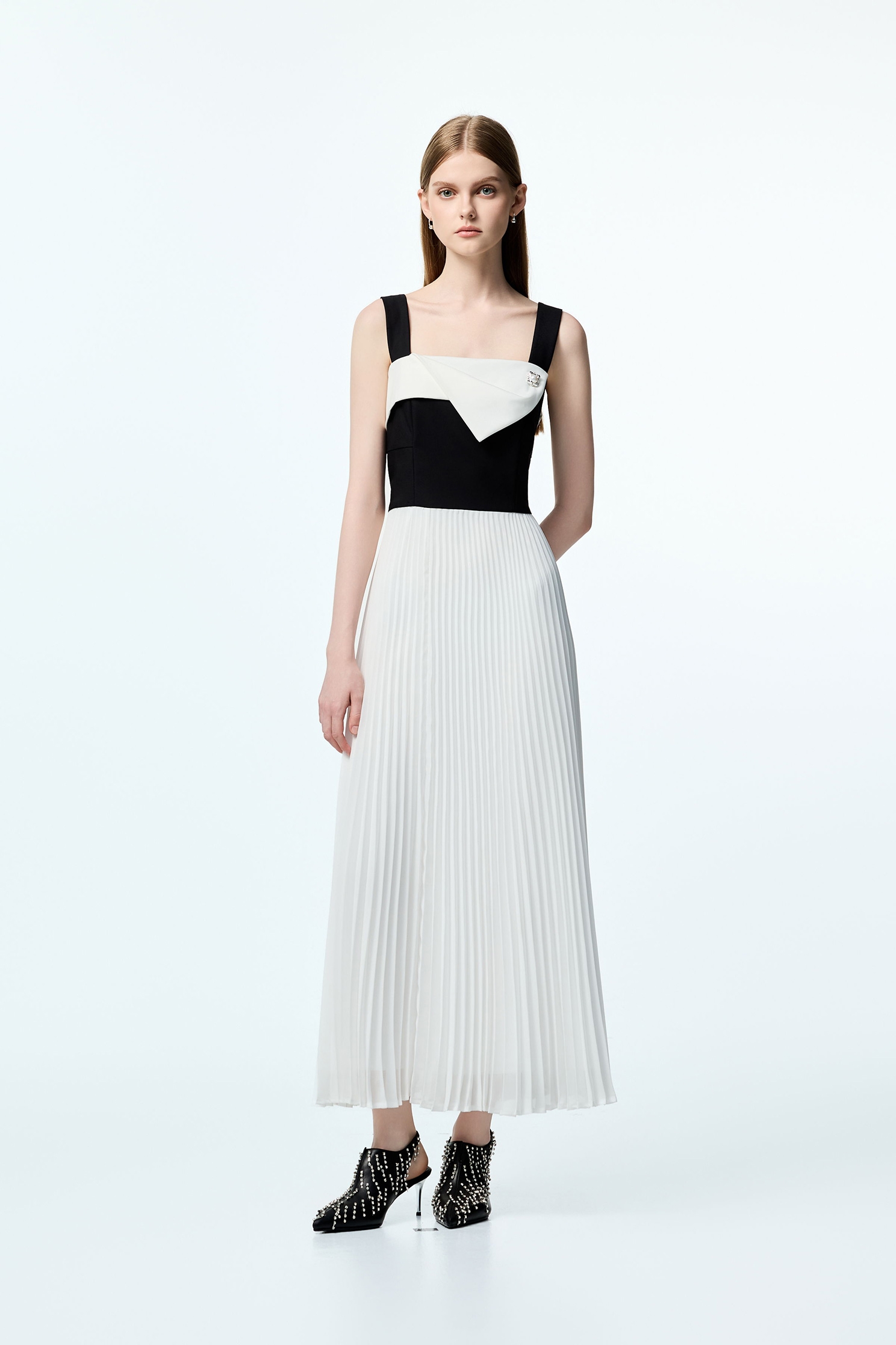 Black White Contrast Maxi DressBlack White Contrast Maxi Dress,Dresses,pearl,White dresses,Season (AW) Look,Chiffon
