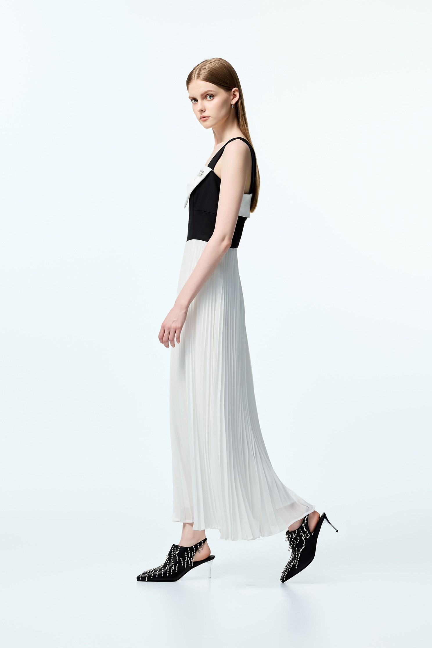 Black White Contrast Maxi DressBlack White Contrast Maxi Dress,Dresses,pearl,White dresses,Season (AW) Look,Chiffon