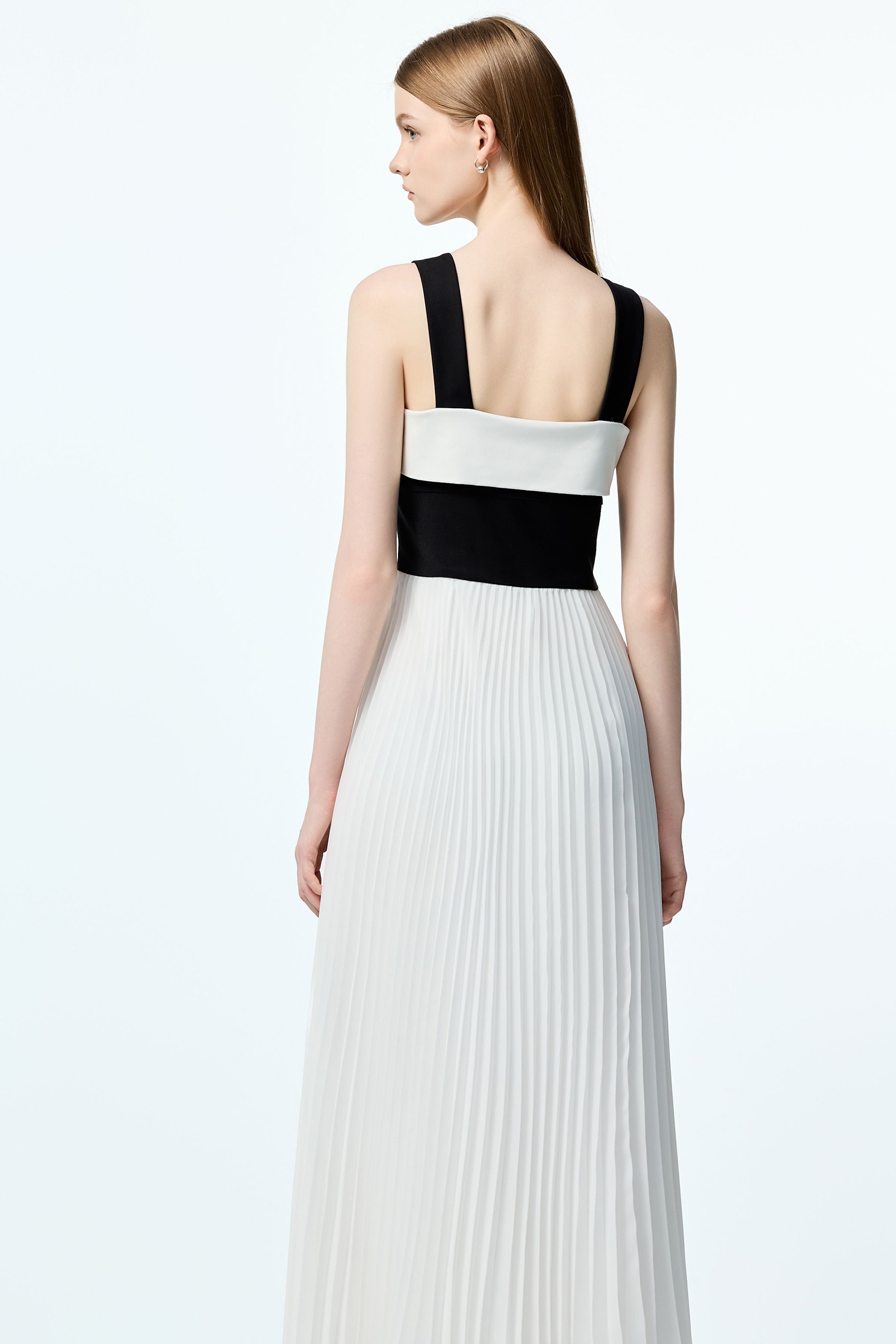 Black White Contrast Maxi DressBlack White Contrast Maxi Dress,Dresses,pearl,White dresses,Season (AW) Look,Chiffon