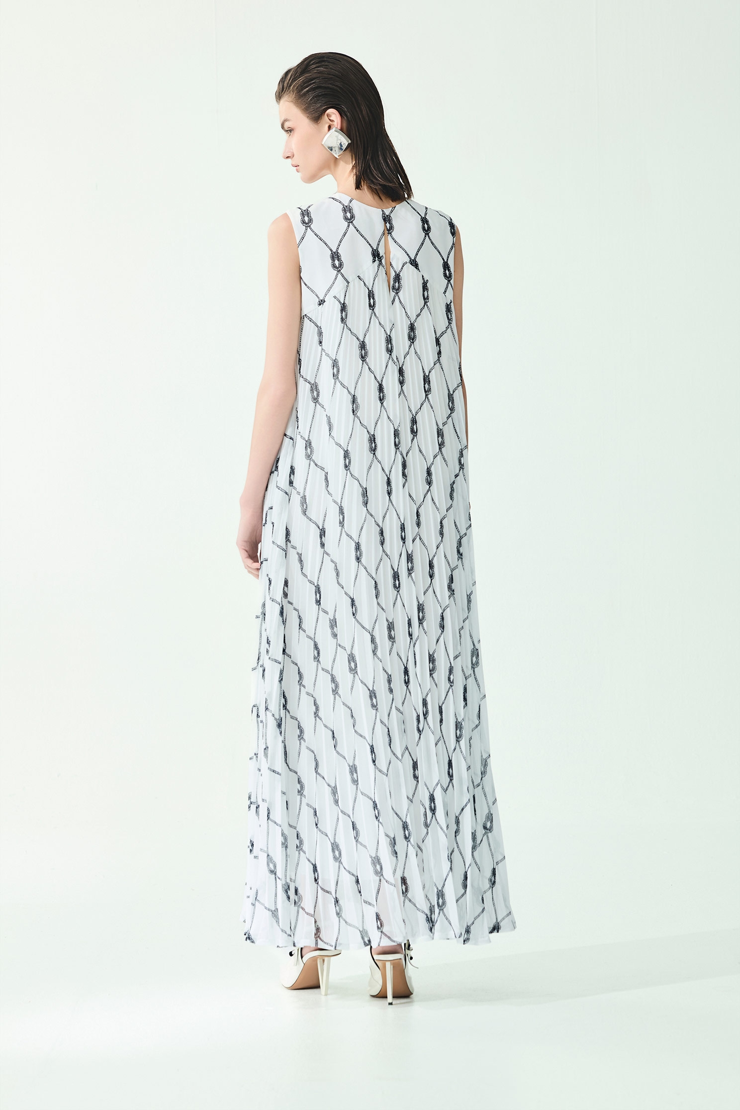 French Knot Graphic Print Pleated Maxi DressFrench Knot Graphic Print Pleated Maxi Dress,Dresses,Season (SS) Look,Chiffon