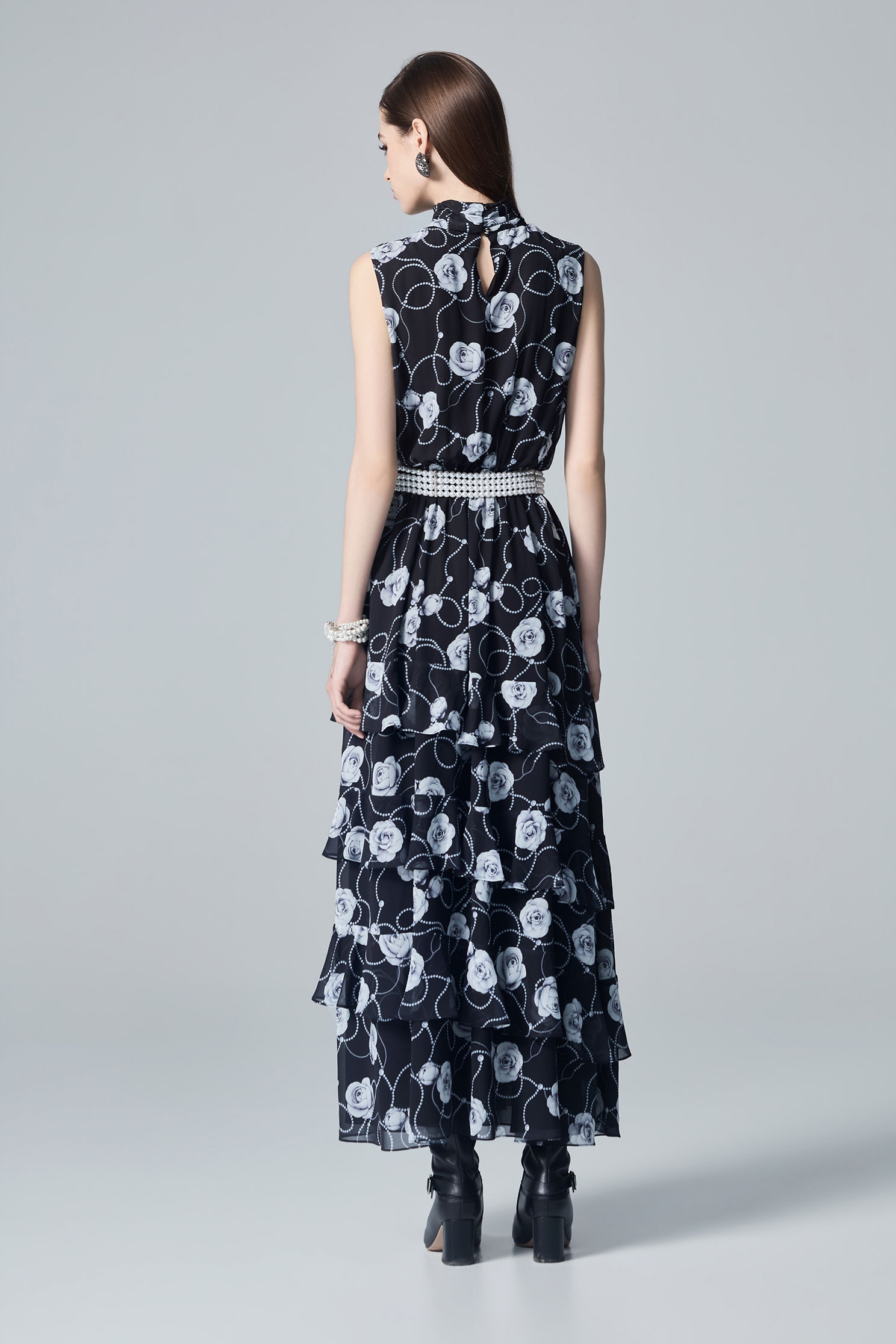 Rose Print Maxi Sleeveless DressRose Print Maxi Sleeveless Dress,U-neck dresses,Dresses,Casual dresses,Chiffon dresses,Sleeveless dresses,pearl,Floral dresses,Season (AW) Look,Maxi dresses,Chiffon,Chiffon dresses,Black dresses