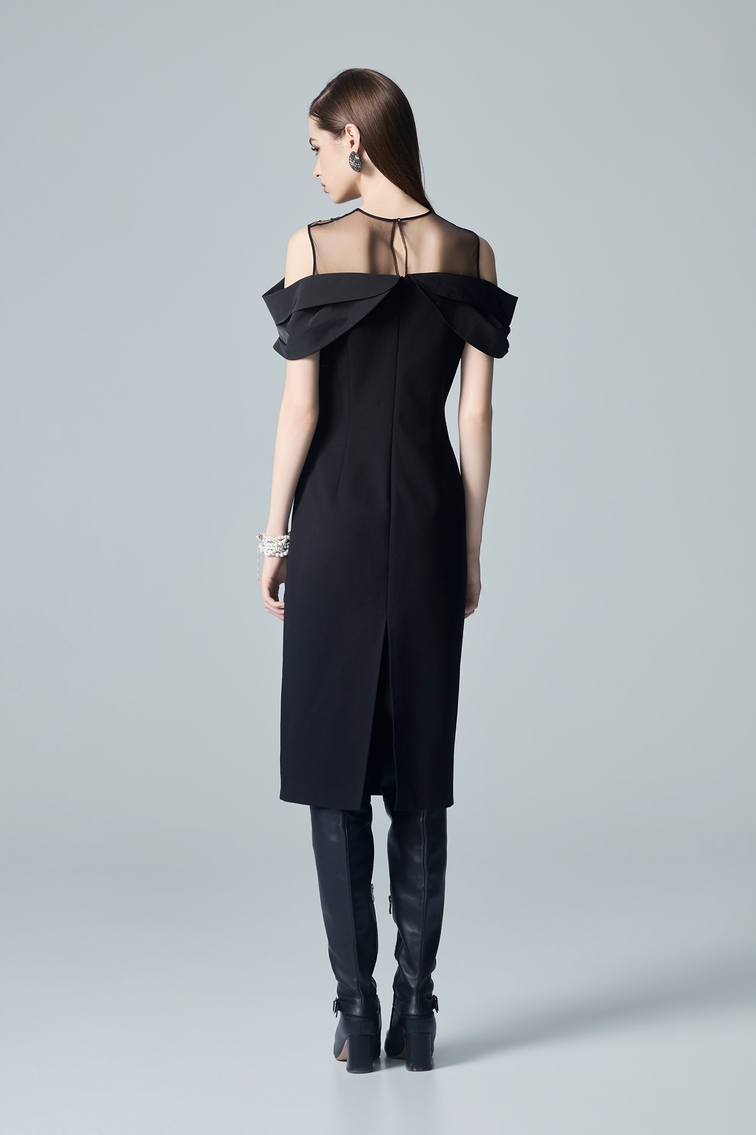 Classic Cold Shoulder Sheath DressClassic Cold Shoulder Sheath Dress,boatneckdresses,Dresses,Chiffon dresses,Sleeveless dresses,Season (AW) Look,Tulle skirts,Chiffon dresses,Black dresses