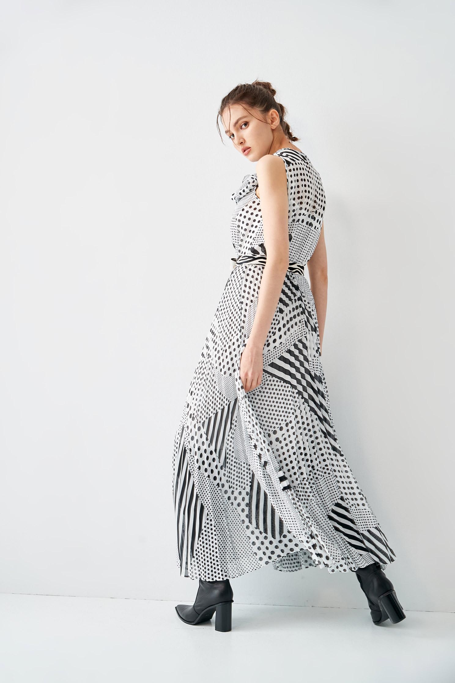 Contrast Dotted With Stripe Printed DressBlack and white dot chiffon long dress,Dresses,Printed dresses,Chiffon dresses,Season (SS) Look,mothergift,dotcollection,White dresses,iROO LIVE,sleeveless tops,Cutwork details dresses,dresses,Long sleeve dresses,Chiffon,Chiffon dresses