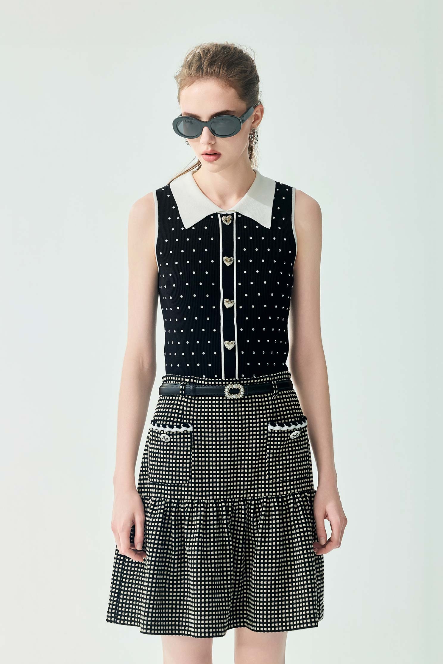 Contrast Collar Sequin Detail Knit VestContrast Collar Sequin Detail Knit Vest,sleeveless tops,Season (SS) Look,White tops,sleeveless tops,Knitted,Knitted tops,Black tops