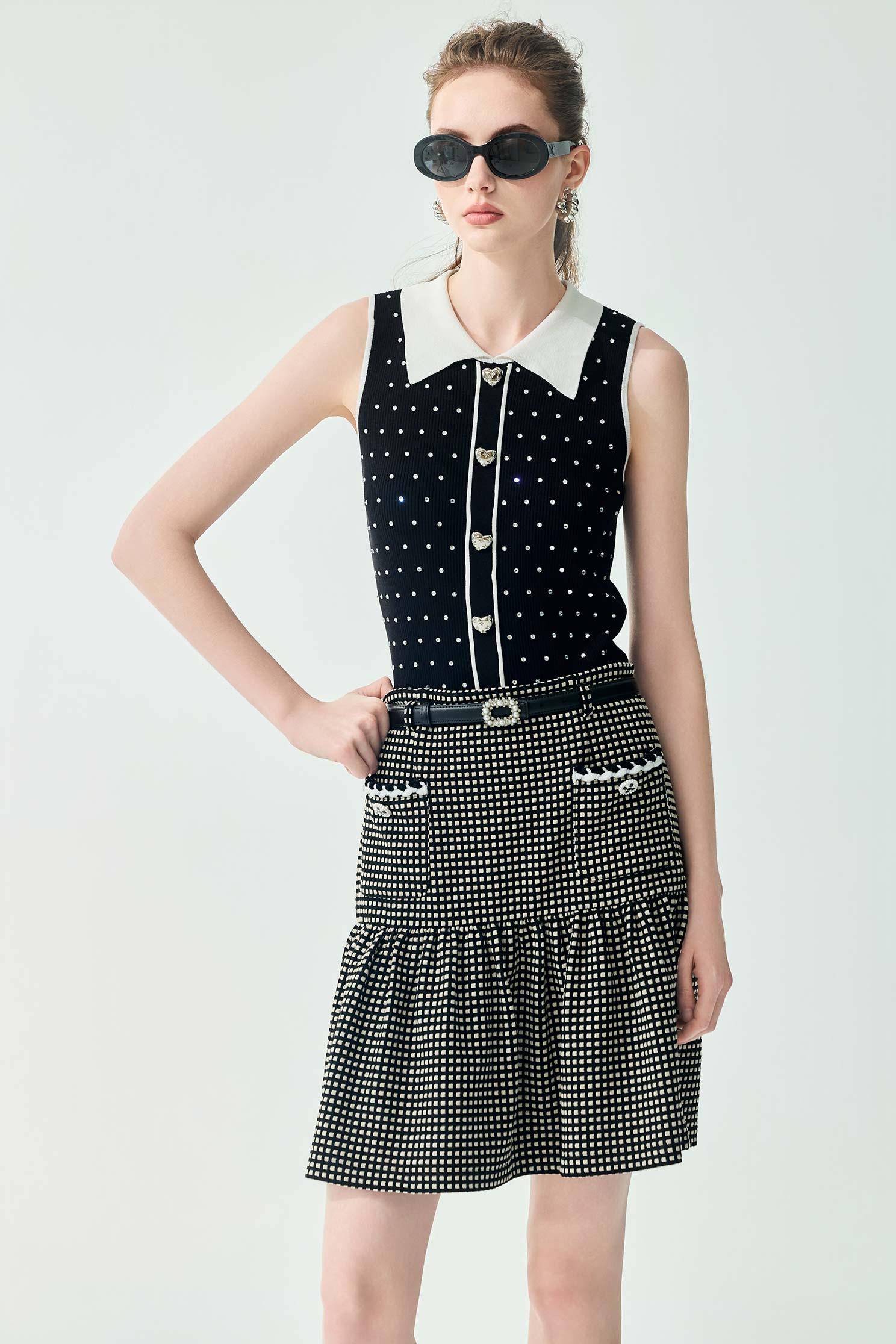 Contrast Collar Sequin Detail Knit VestContrast Collar Sequin Detail Knit Vest,sleeveless tops,Season (SS) Look,White tops,sleeveless tops,Knitted,Knitted tops,Black tops