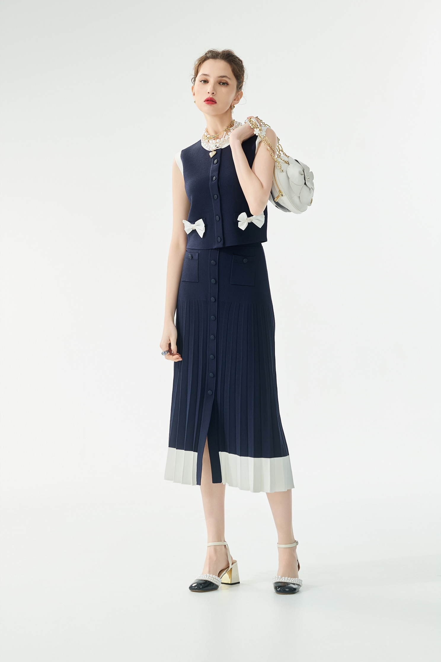 Contrast Bow Detail Knit VestContrast Bow Detail Knit Vest,sleeveless tops,Tops,Season (SS) Look,sleeveless tops,bows,Knitted,Knitted tops