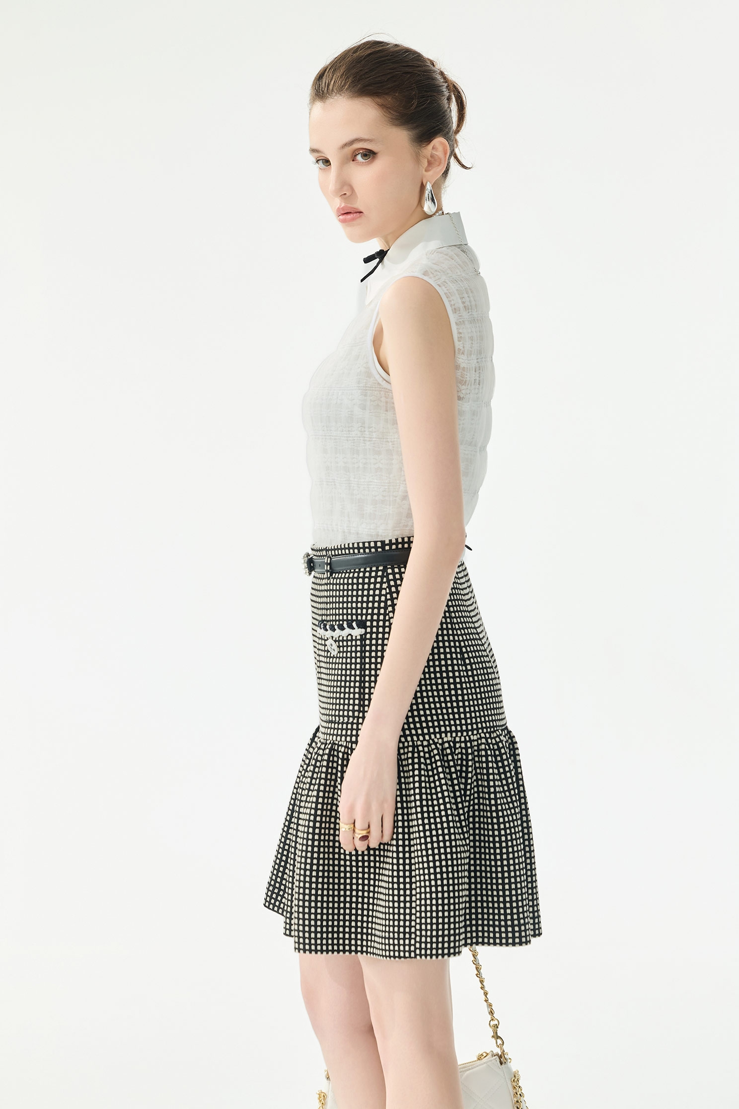 Button Front Floral Detail Mesh VestButton Front Floral Detail Mesh Vest,sleeveless tops,Season (SS) Look,White tops,sleeveless tops